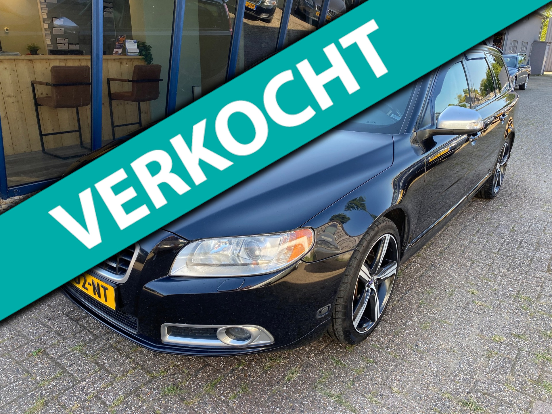 Volvo V70 2.5FT R-Design 230PK LEER / XENON / PDC / TREKHAAK