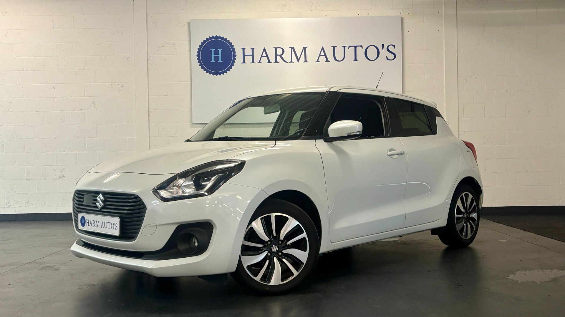 Suzuki Swift 1.0 Stijl Smart Hybrid 111pk Navi / CAM / Cruise / LED / Keyles
