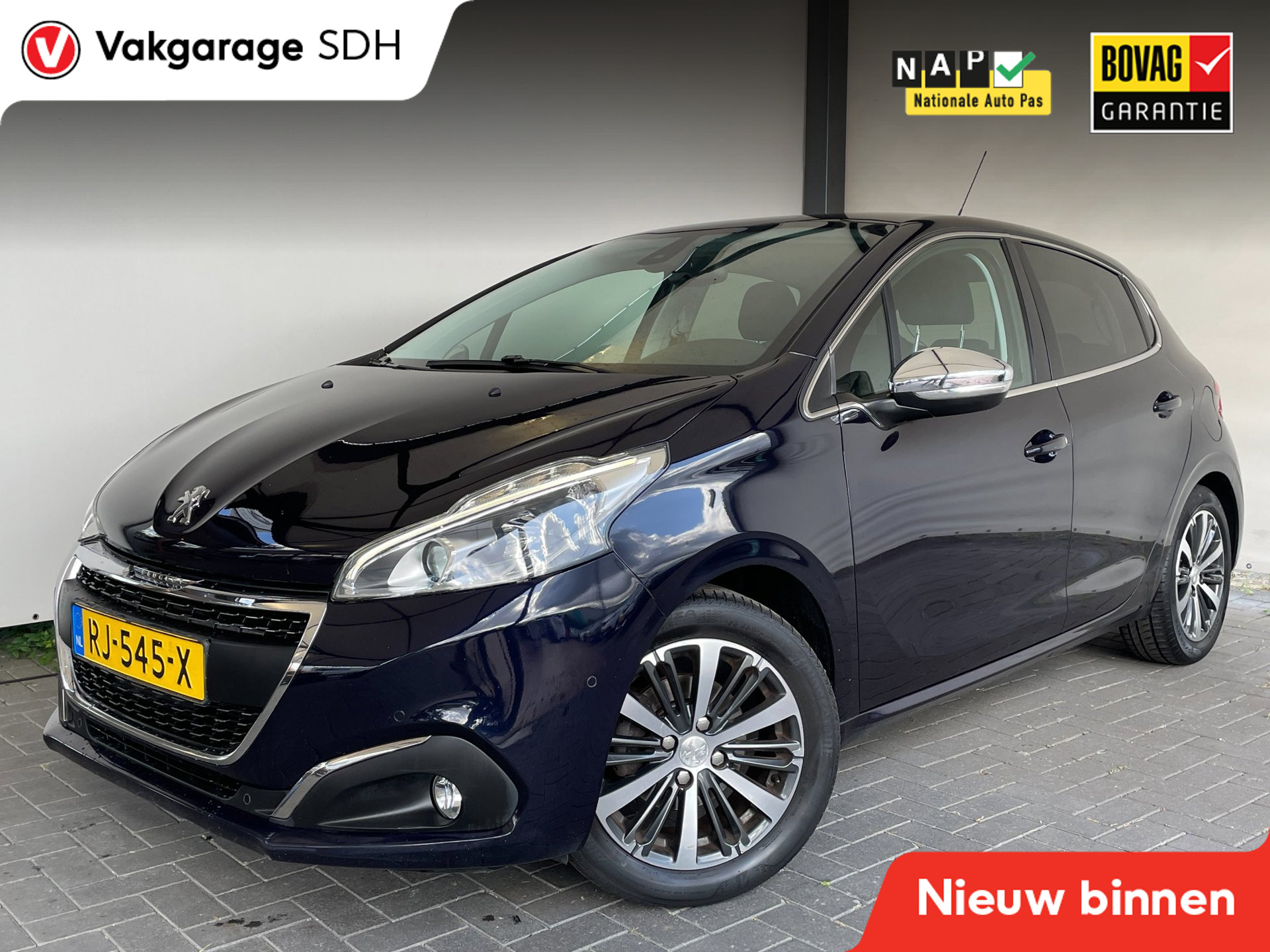 Peugeot 208 1.2 PureTech Allure|Stoelverwarming|Leder|Carplay|Chroom delen