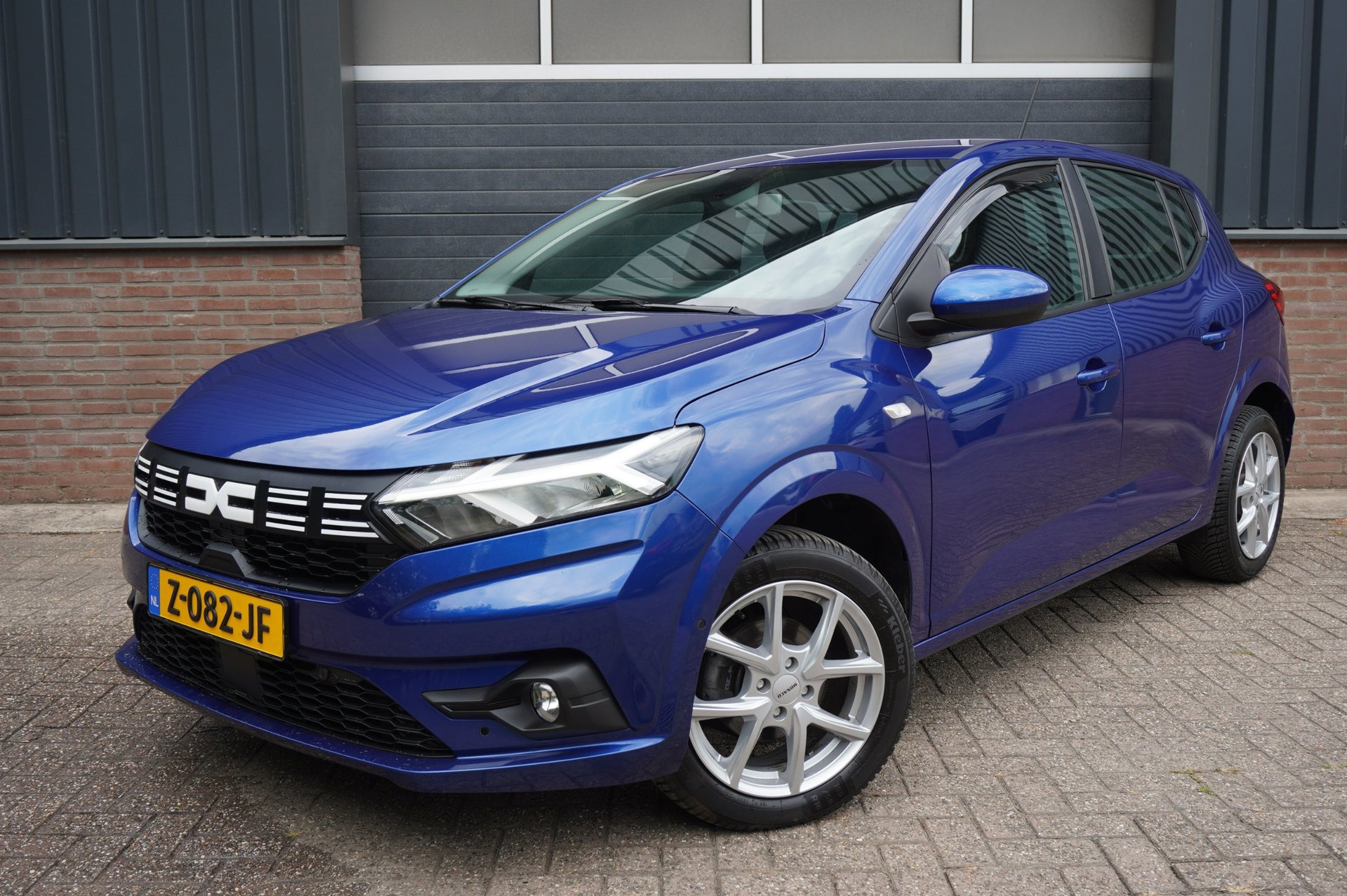 Dacia Sandero 1.0 TCe 90PK Essential 12mnd garantie / Navigatie / Carplay / Android auto / Trekhaak / Camera