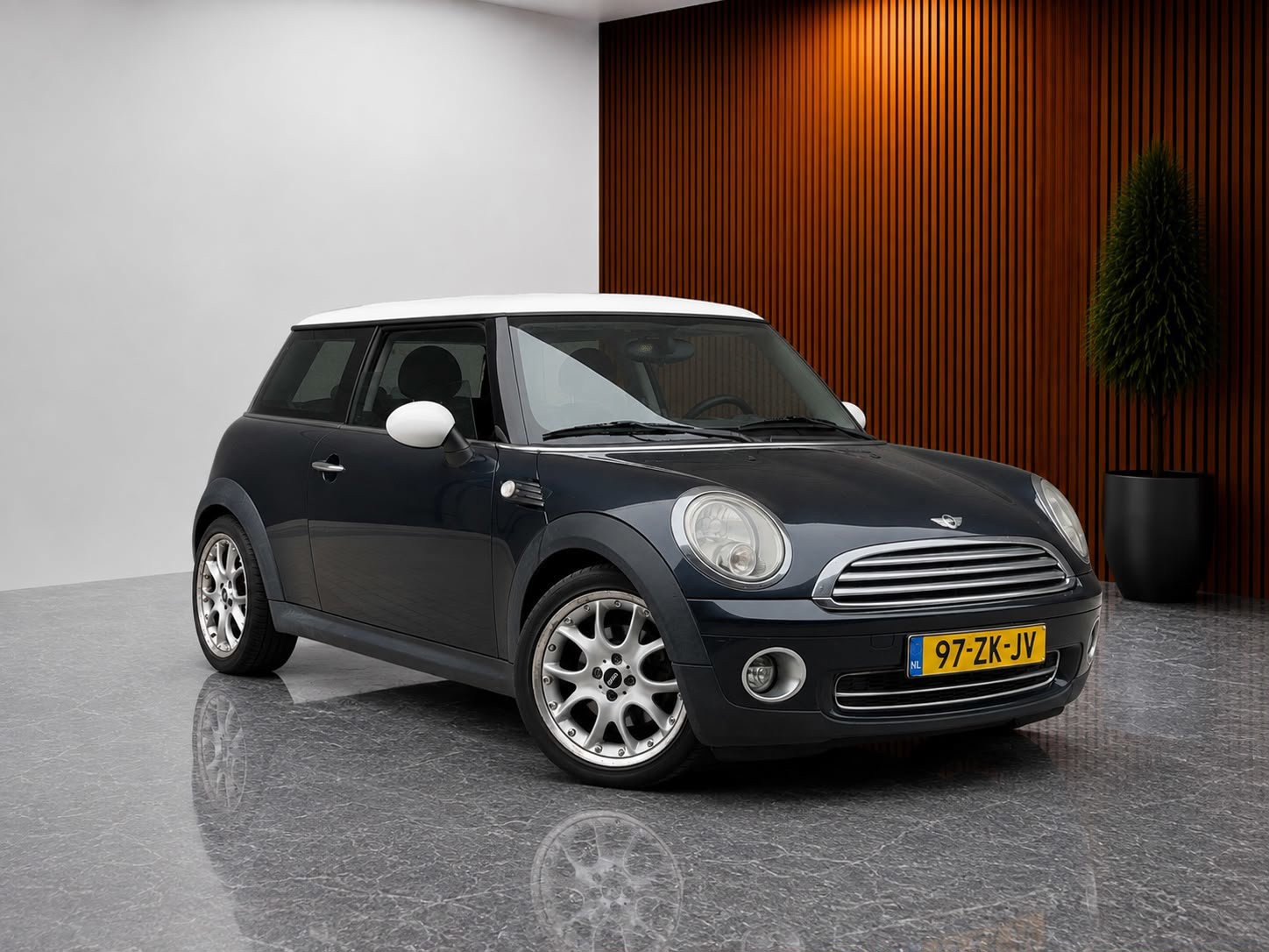 MINI 3-deurs 1.6 Cooper Chili (AIRCO IJSKOUD, CRUISE CONTROL, ELEKT RAMEN, PERFECT ONDERHOUDEN, NL-AUTO, LICHTMET VELGEN)