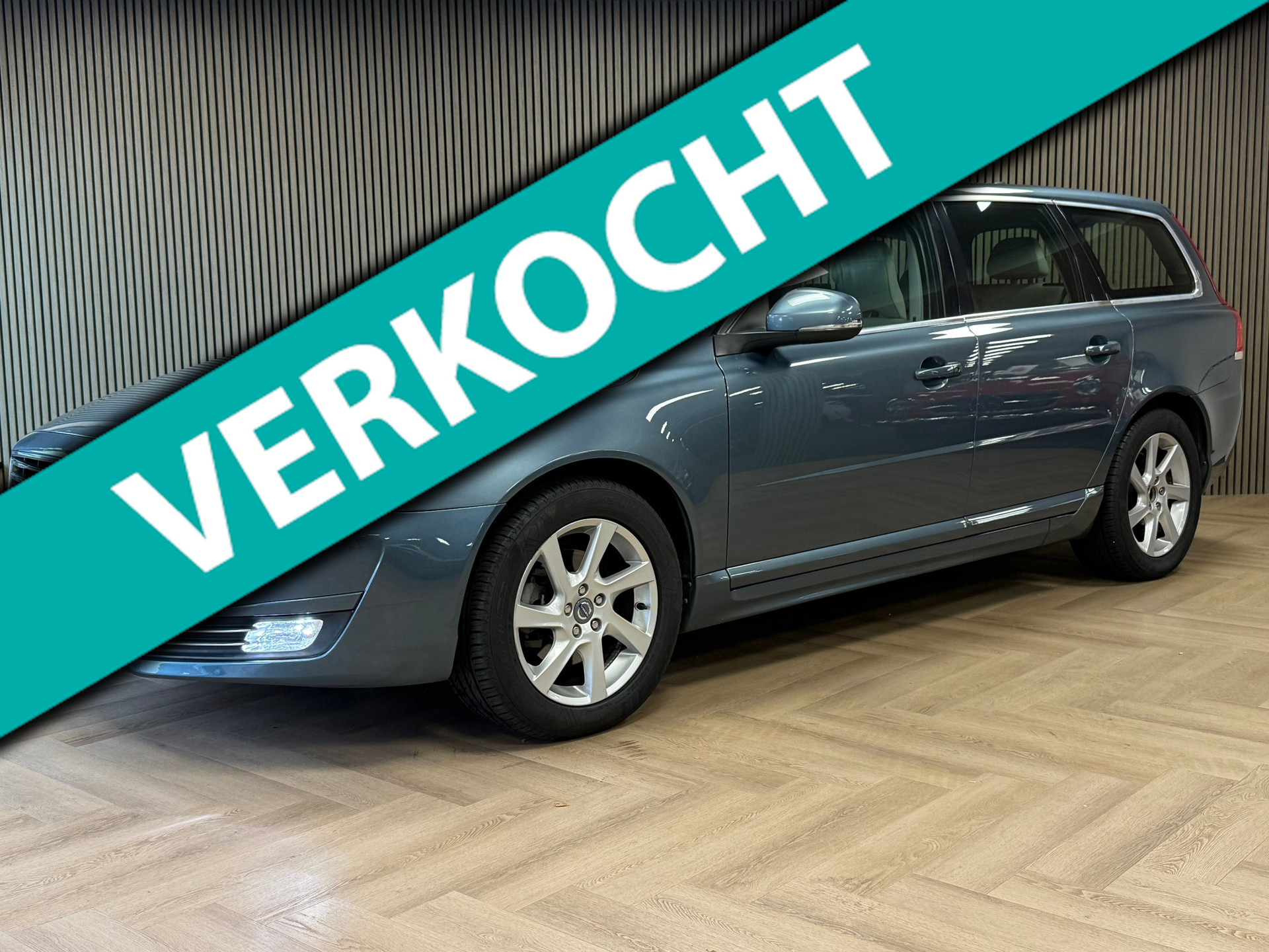 Volvo V70 1.6 T4 Momentum CLIMATE CRUISE CONTROL NAVIGATIE TREKHAAK PDC