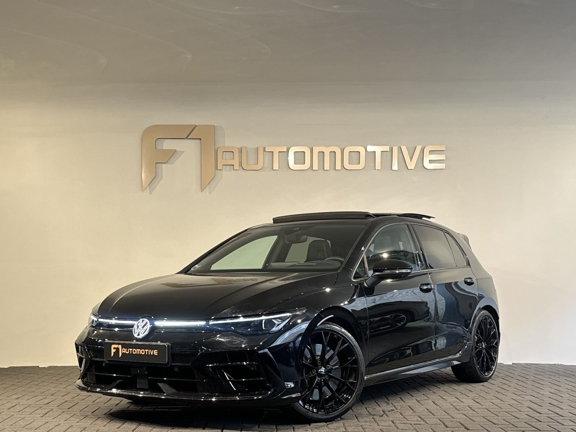 Volkswagen Golf 2.0 TSI 4Motion R Black Edition Pano|H/K|HuD|Akra|Leer|Memory|360|BlindSpot