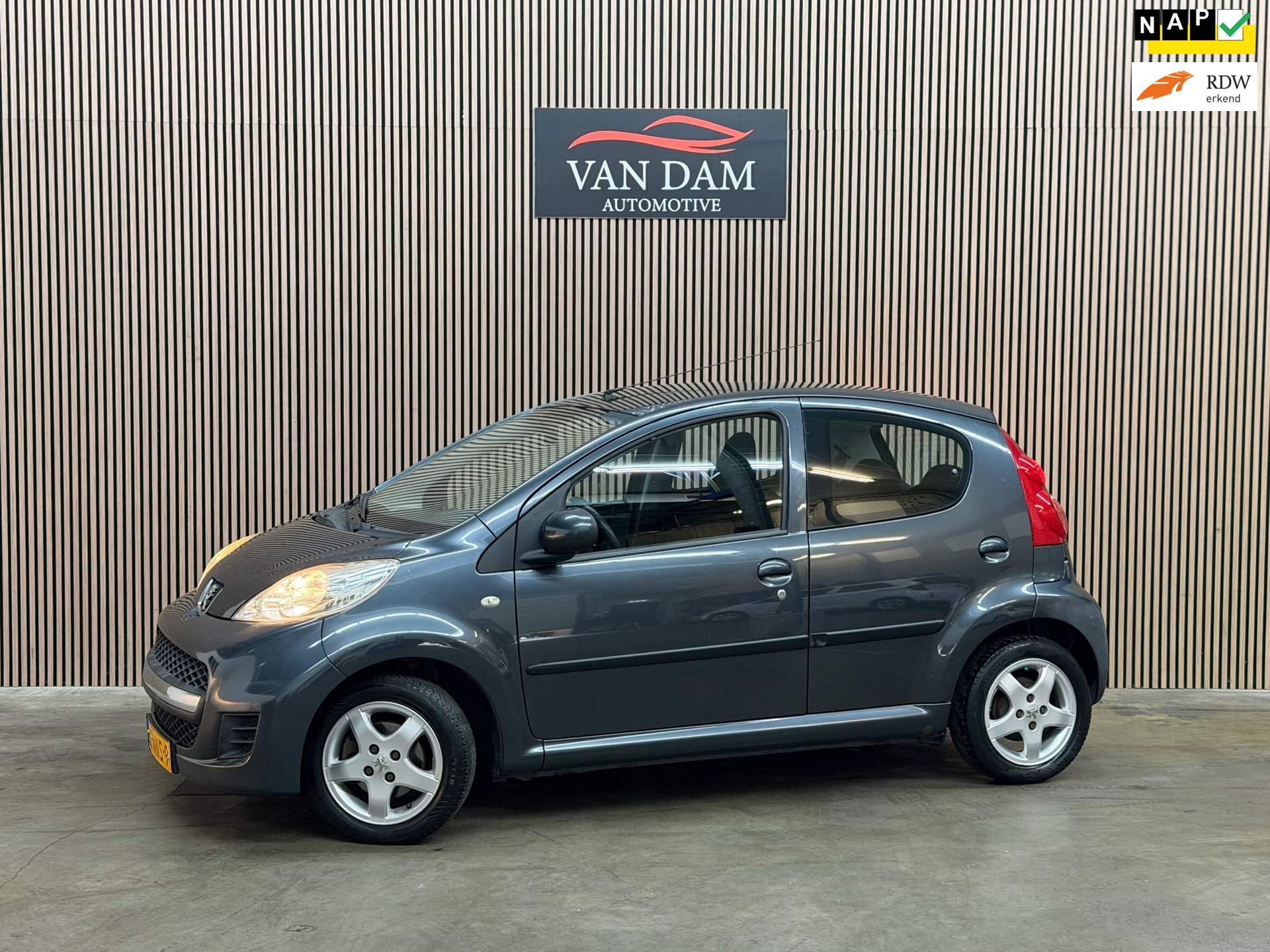 Peugeot 107 1.0-12V XS 2010 AUTOMAAT NAP AIRCO ELEK-RAMEN