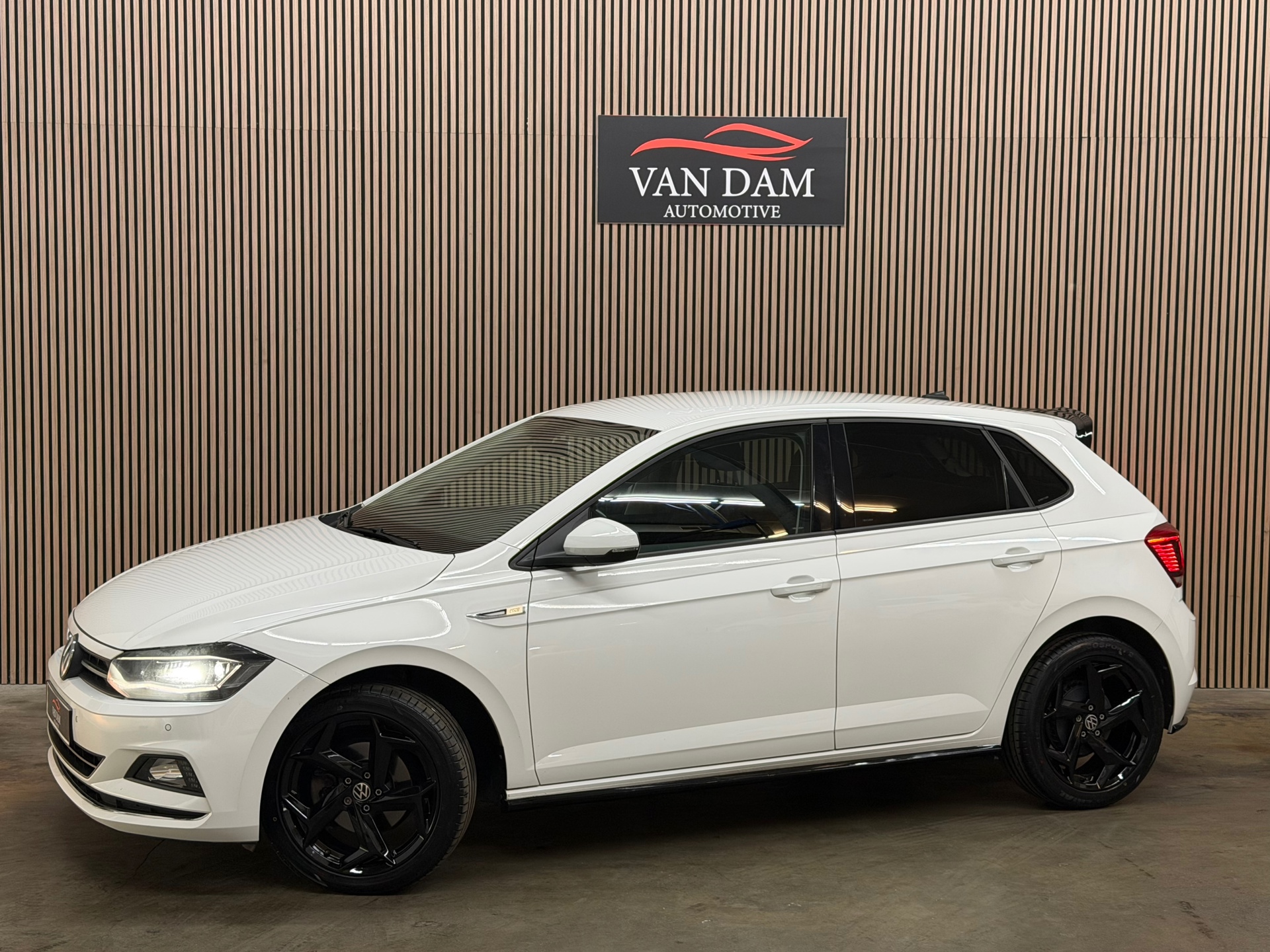 Volkswagen Polo 1.6 TDI R-Line 2019 DSG LED CRUISE CAMERA KEYLESS