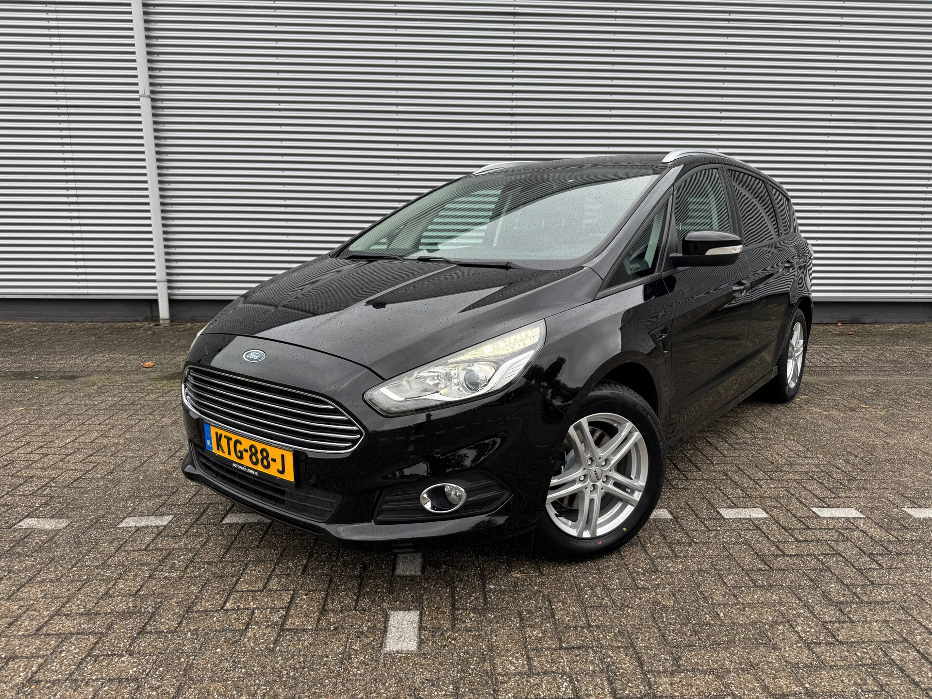 Ford S-Max 1.5 Titanium 7p. Airco,Stoelverwarming,Parksensoren,afn.trekhaak,