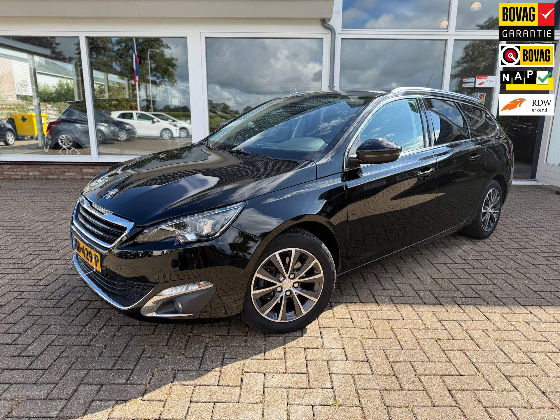 Peugeot 308 SW 1.2 PureTech Blue Lease Premium/ Pano/ Airco/ Automaat/ Nieuw Riem/ Dealer OH