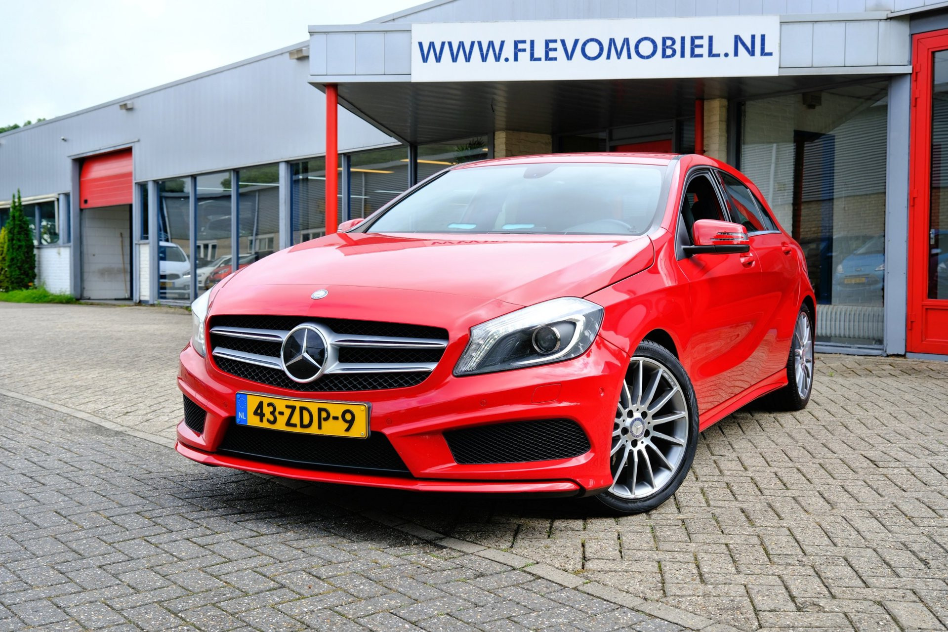 Mercedes-Benz A-Klasse 180 Ambition AMG|Xenon|1e Eig|Sportstoelen|Half Leder|Navi|LMV