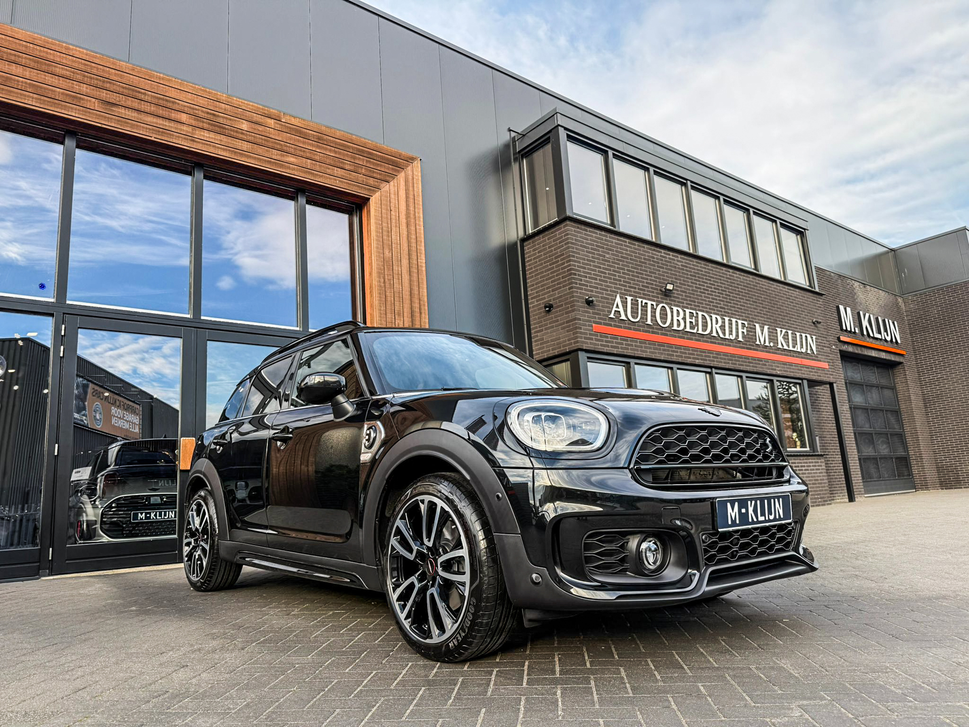 MINI Countryman Cooper S E ALL4 John Cooper Works 220pk/Navi/Camera/Head up/19″Jcw/14.000km