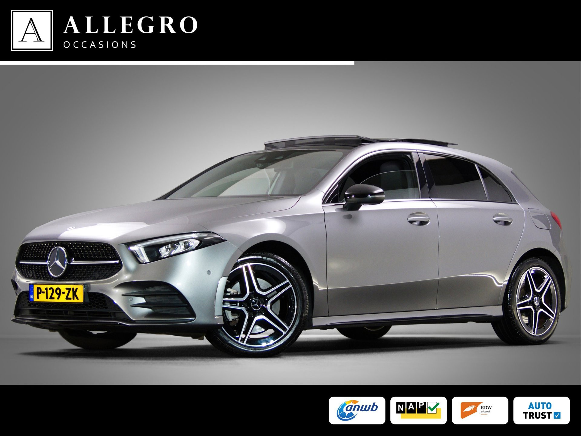 Mercedes-Benz A-Klasse 180 AMG Line (SFEERVERLICHTING, STOELVERWARMING, PANO, APPLE CARPLAY/ANDROID AUTO, MULTIFUNCTIONEEL STUUR)