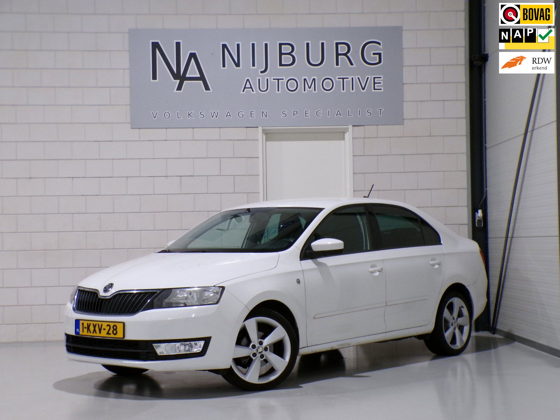 Škoda Rapid 1.2 TSI Elegance Businessline “Origineel NL!” Trekhaak Apple-carplay Android-auto Parkeersensoren RS-Stoelen Garantie