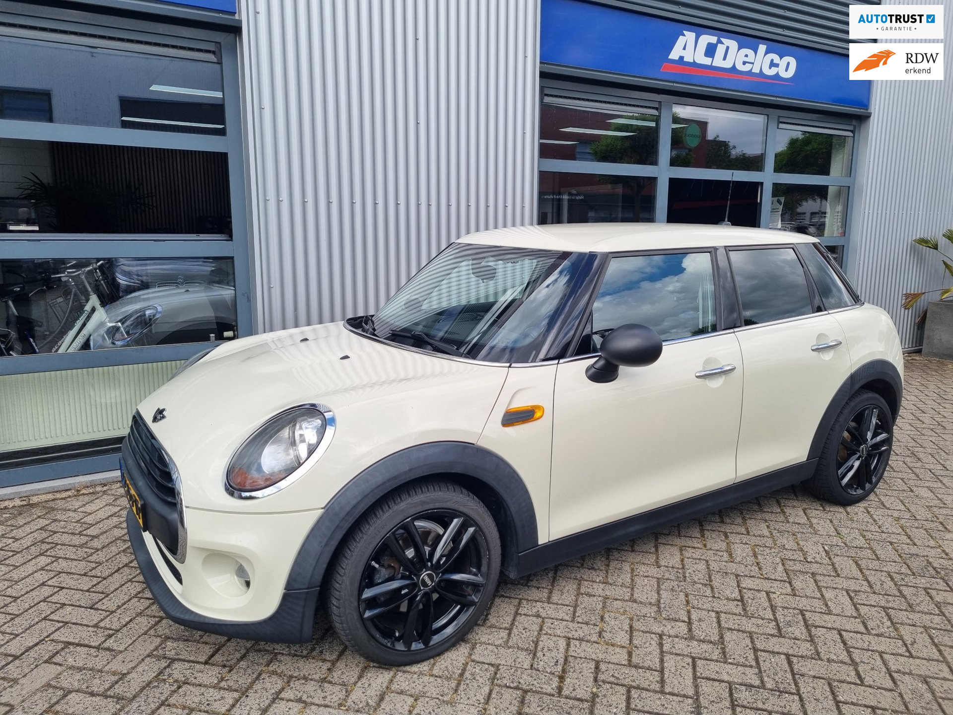 MINI 5-deurs 1.2 One Business