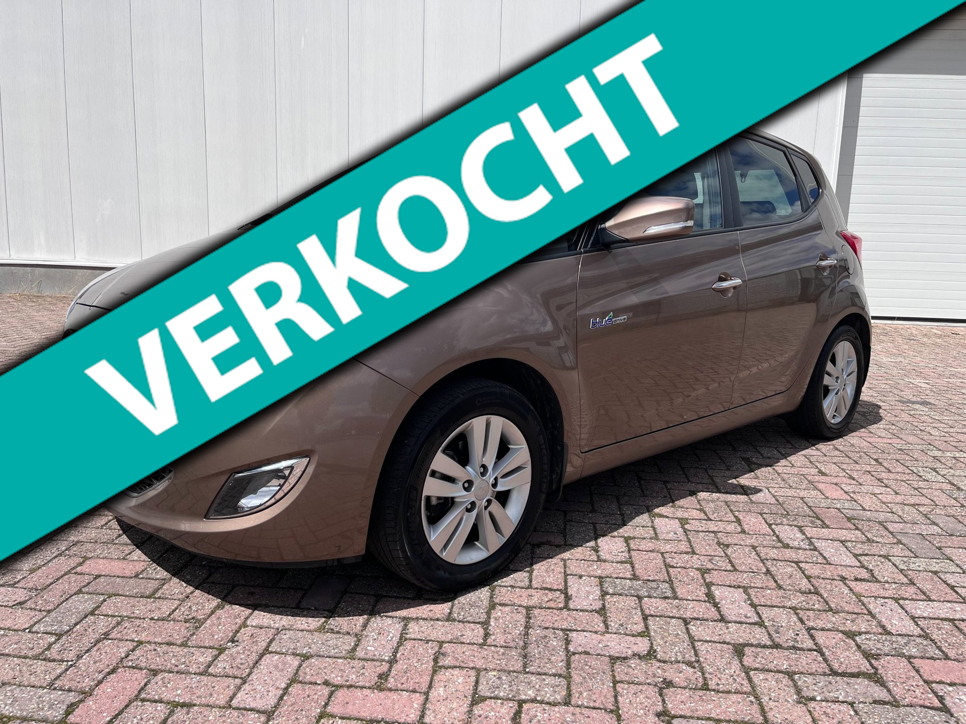 Hyundai ix20 1.4i i-Catcher *panoramadak* leder* navi* camera* trekhaak* 2014