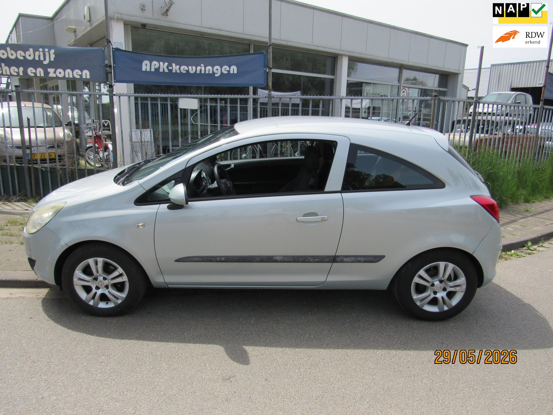 Opel Corsa 1.4-16V White Edition,airco,cruise controle