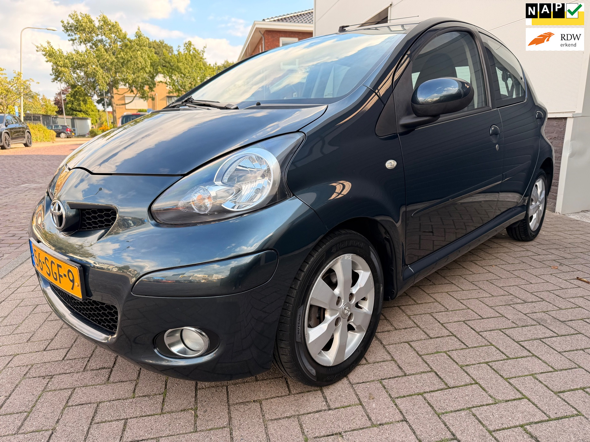 Toyota Aygo 1.0-12V Aspiration Green Navigator/Airco/Leder/Navi/Aux/Lmv/Goed-onderhouden