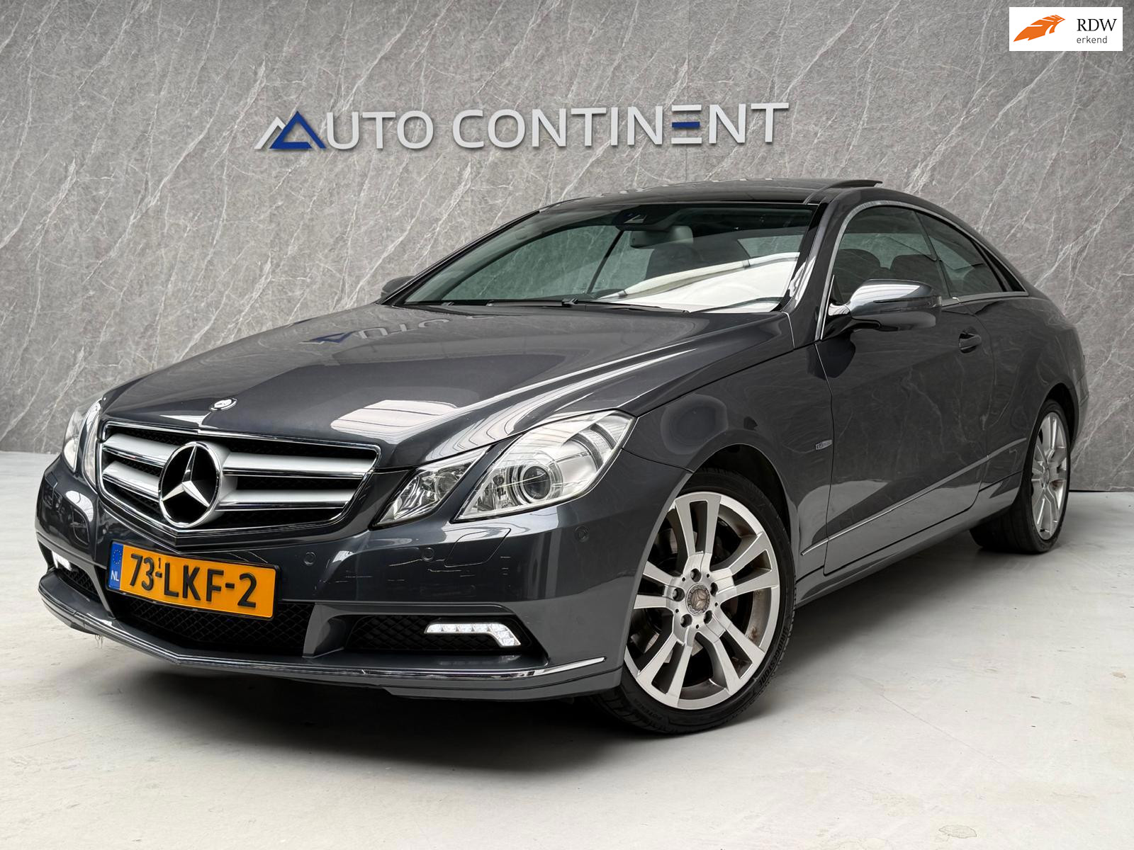 Mercedes-Benz E-Klasse Coupé 350 CGI 293 PK / Panorama