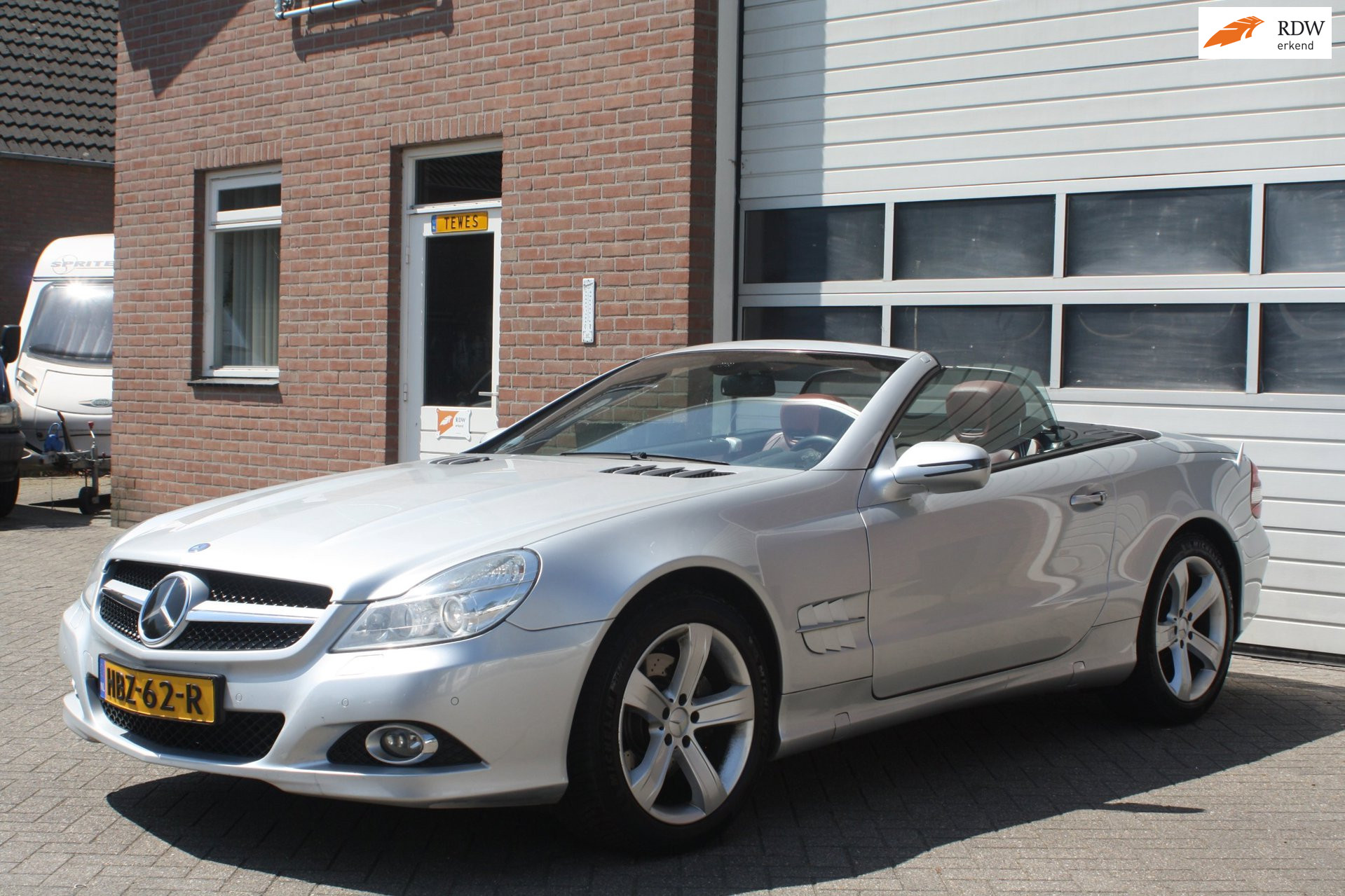 Mercedes-Benz SL-Klasse 350 Stoelverwarming, Stoelverkoeling, Parkeer sensoren voor en achter, xenon, nek verwarming