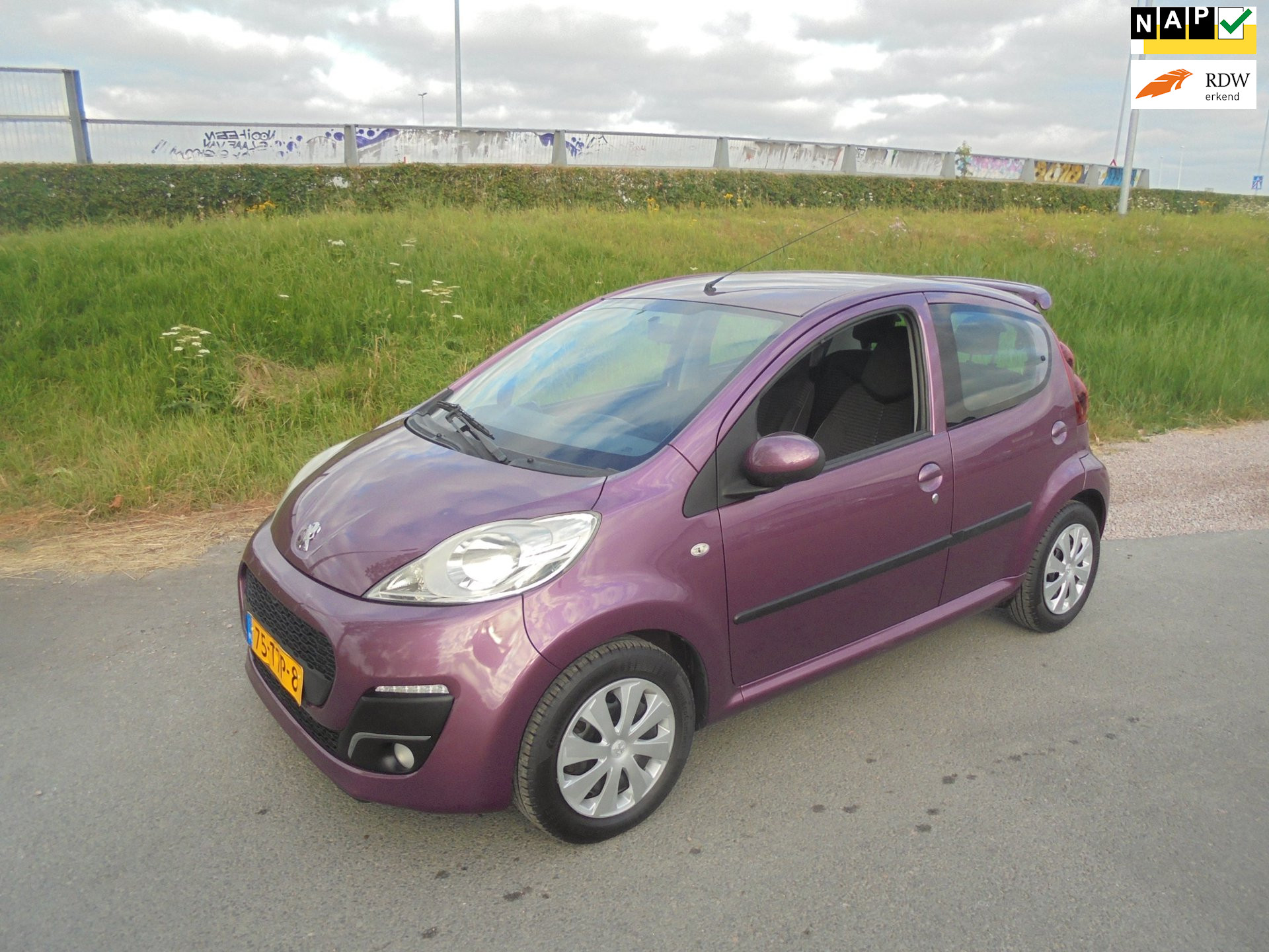 Peugeot 107 Peugeot 107 1.0 benzine 5 deurs airco 144.000km
