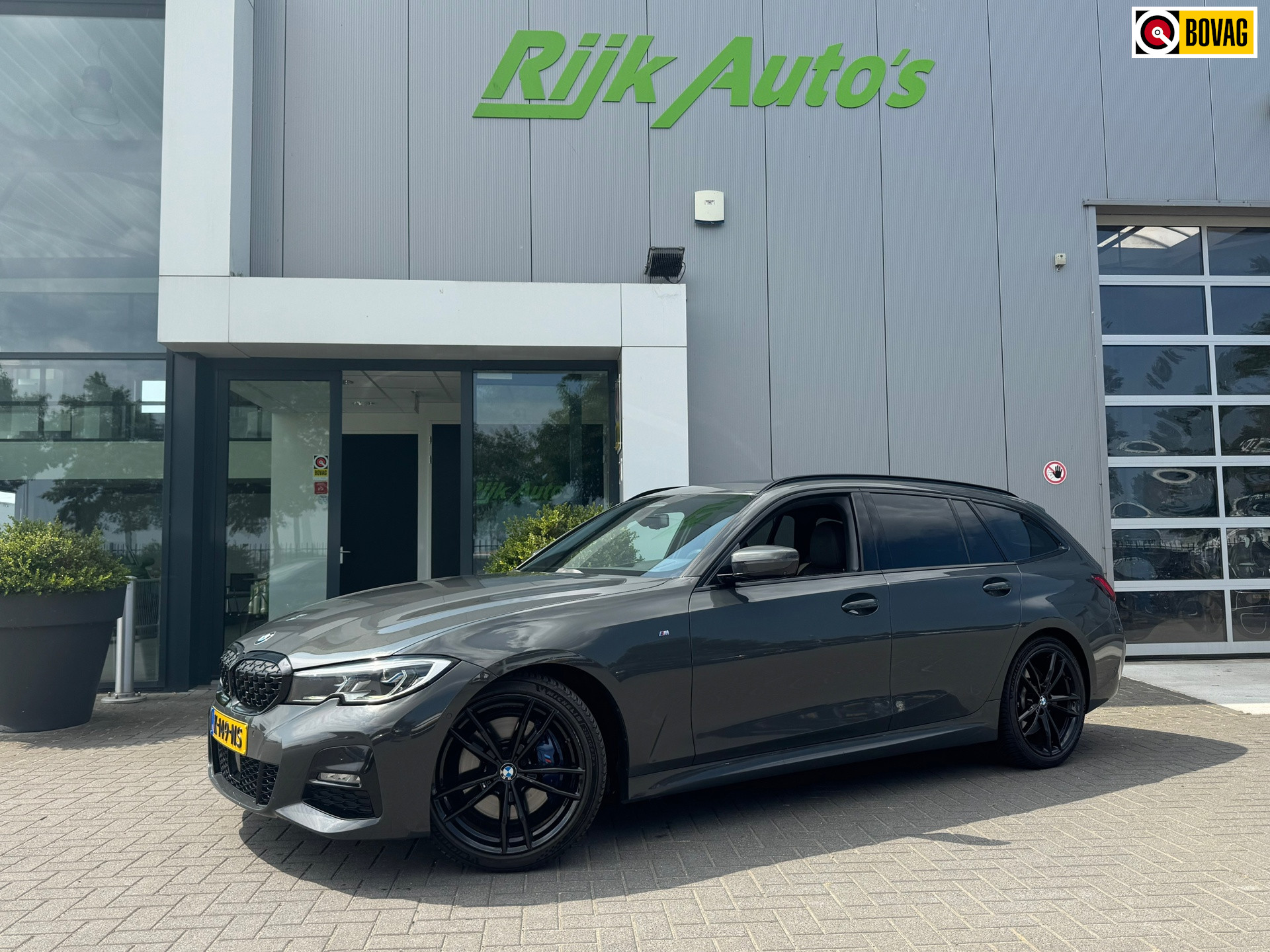 BMW 3 Serie Touring 330i Introduction High Executive * Panoramadak * 360 Camera * Harman Kardon