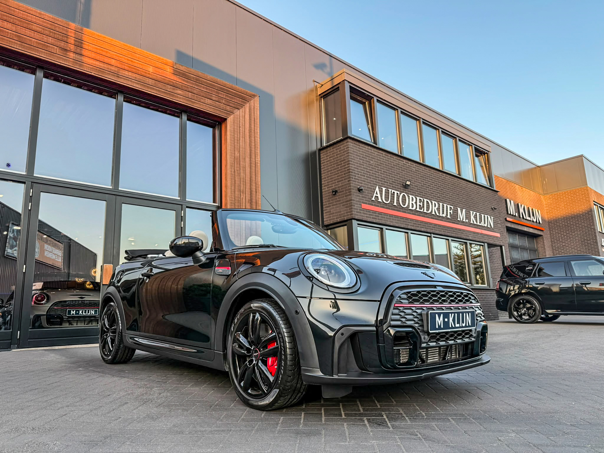 MINI Cabrio 2.0 John Cooper Works JCW Pack F1 aut 231pk/Chester leer/Camera/Hk/Head up/Btw