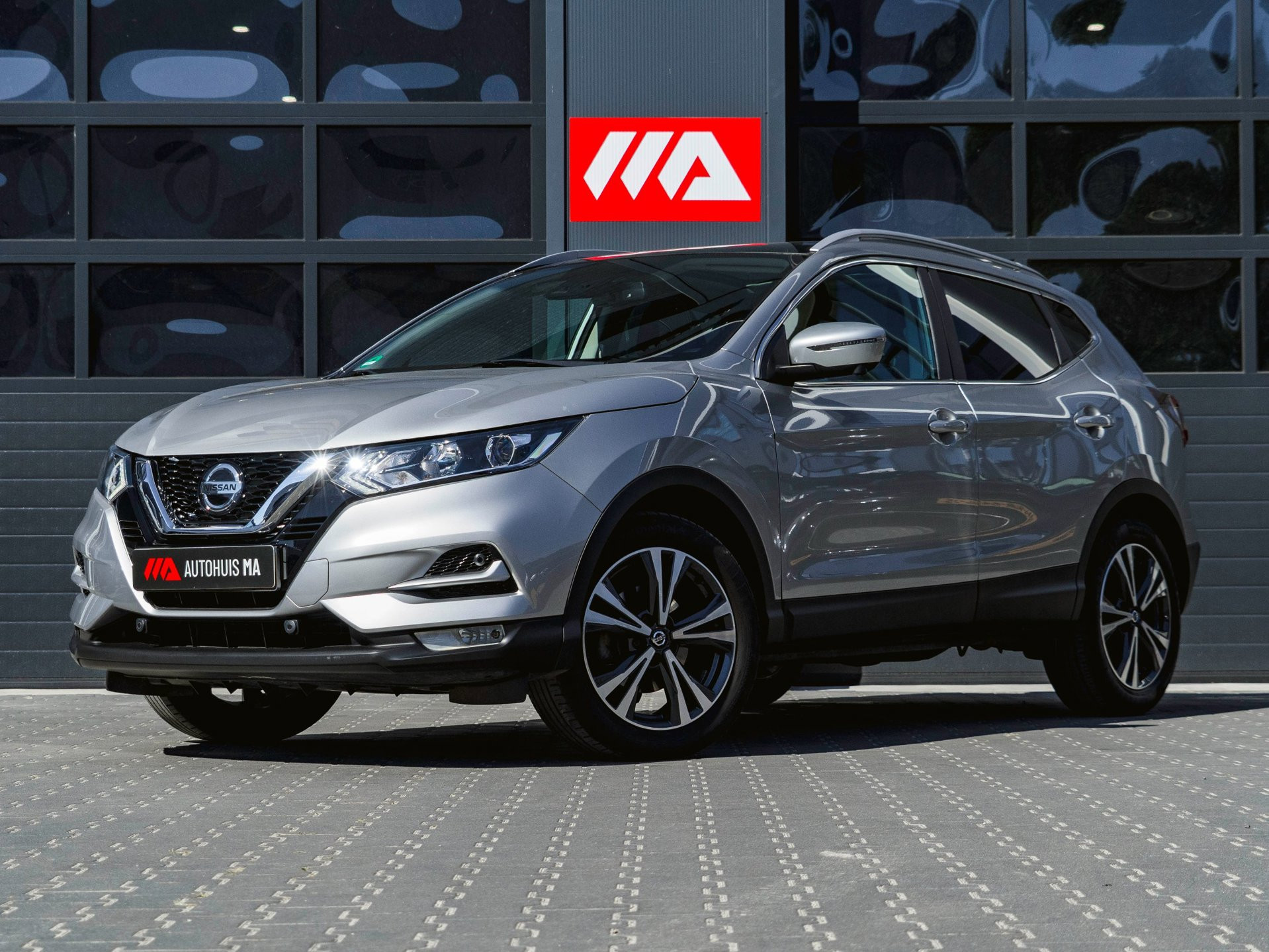 Nissan QASHQAI 1.3 DIG-T N-Connecta | PANO | TREKHAAK | NAP