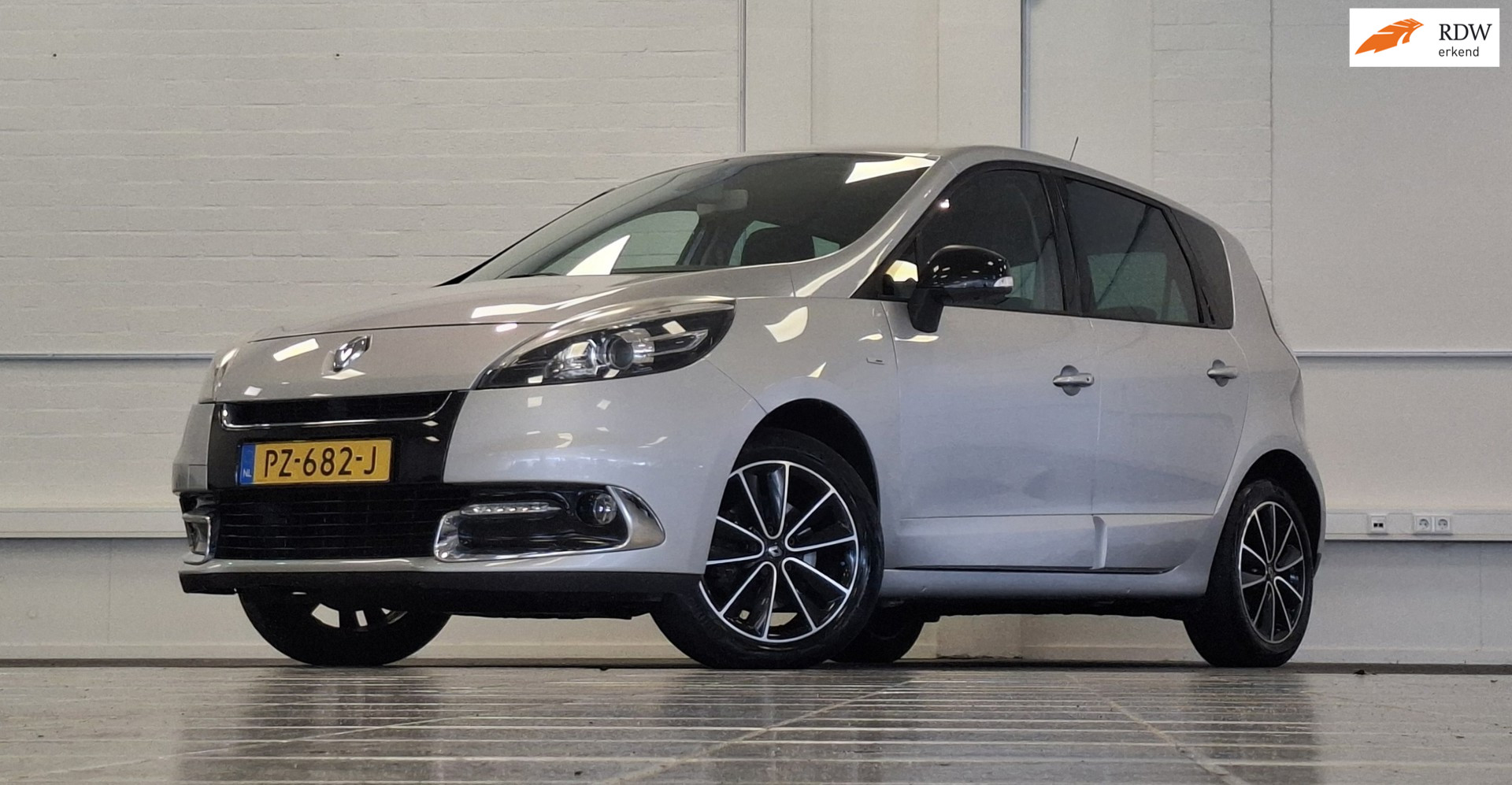 Renault Scénic 1.2 TCe Bose Trekhaak Navigatie PDC Garantie Mooi!