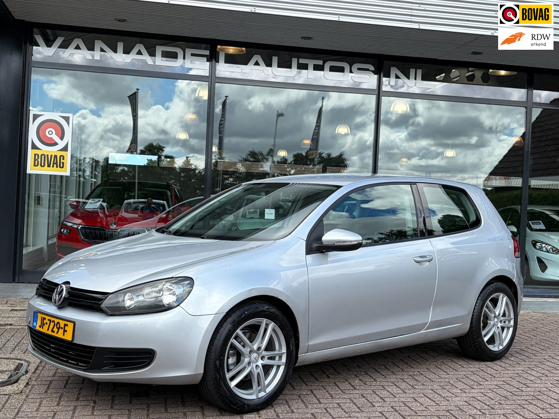 Volkswagen Golf 1.4 Trendline Airco Navi 17″ LM-Velgen Nieuwe APK!