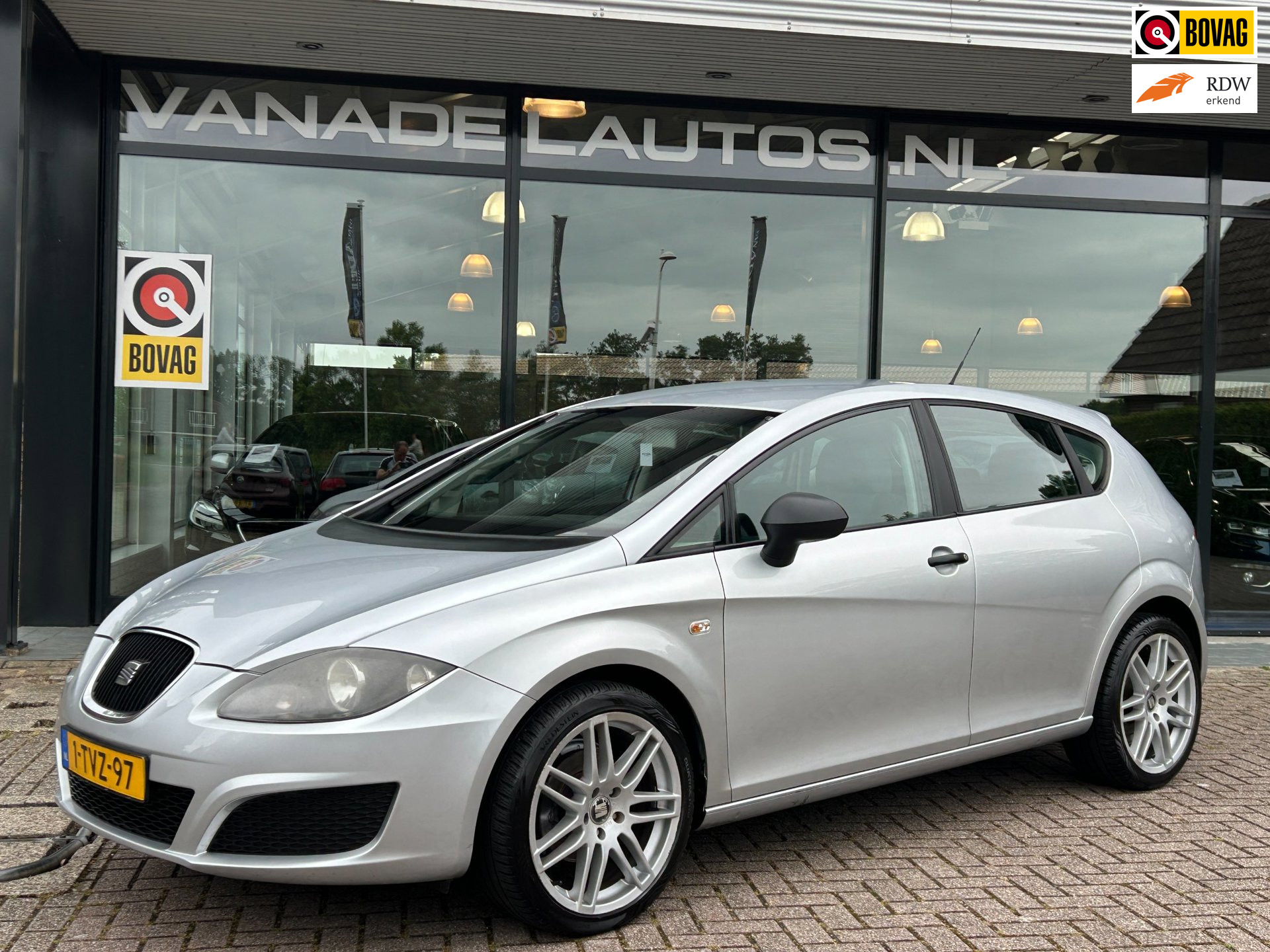 SEAT Leon 1.4 5Drs Airco 18″ LM-Velgen Nieuwe APK!