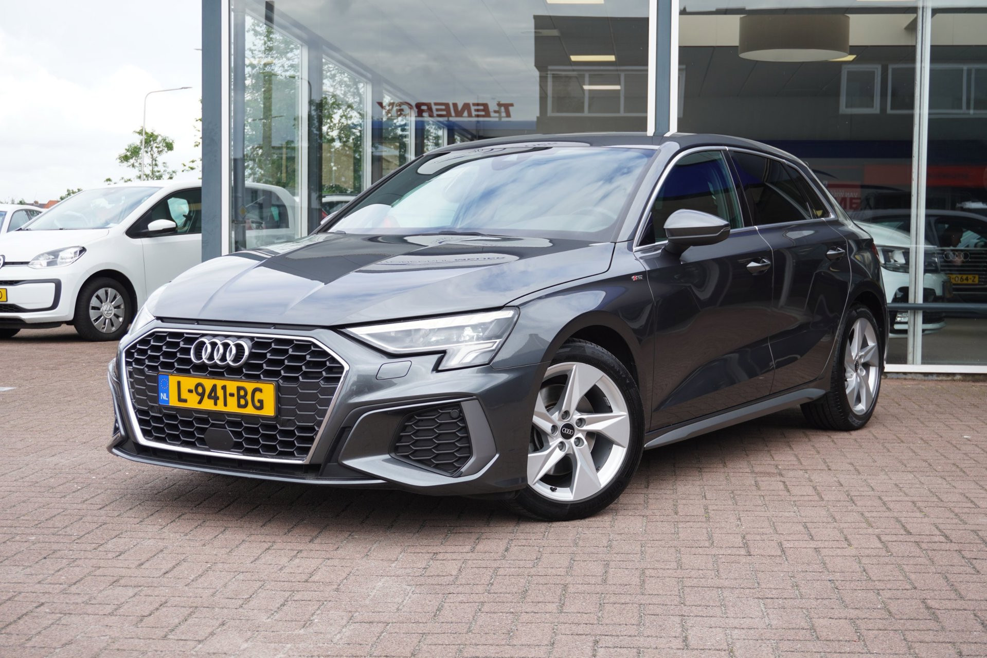 Audi A3 Sportback 35 TFSI S edition Automaat | Airco | Carplay | Vol opties | Dealer auto | Elek. pakket | Inruil mogelijk