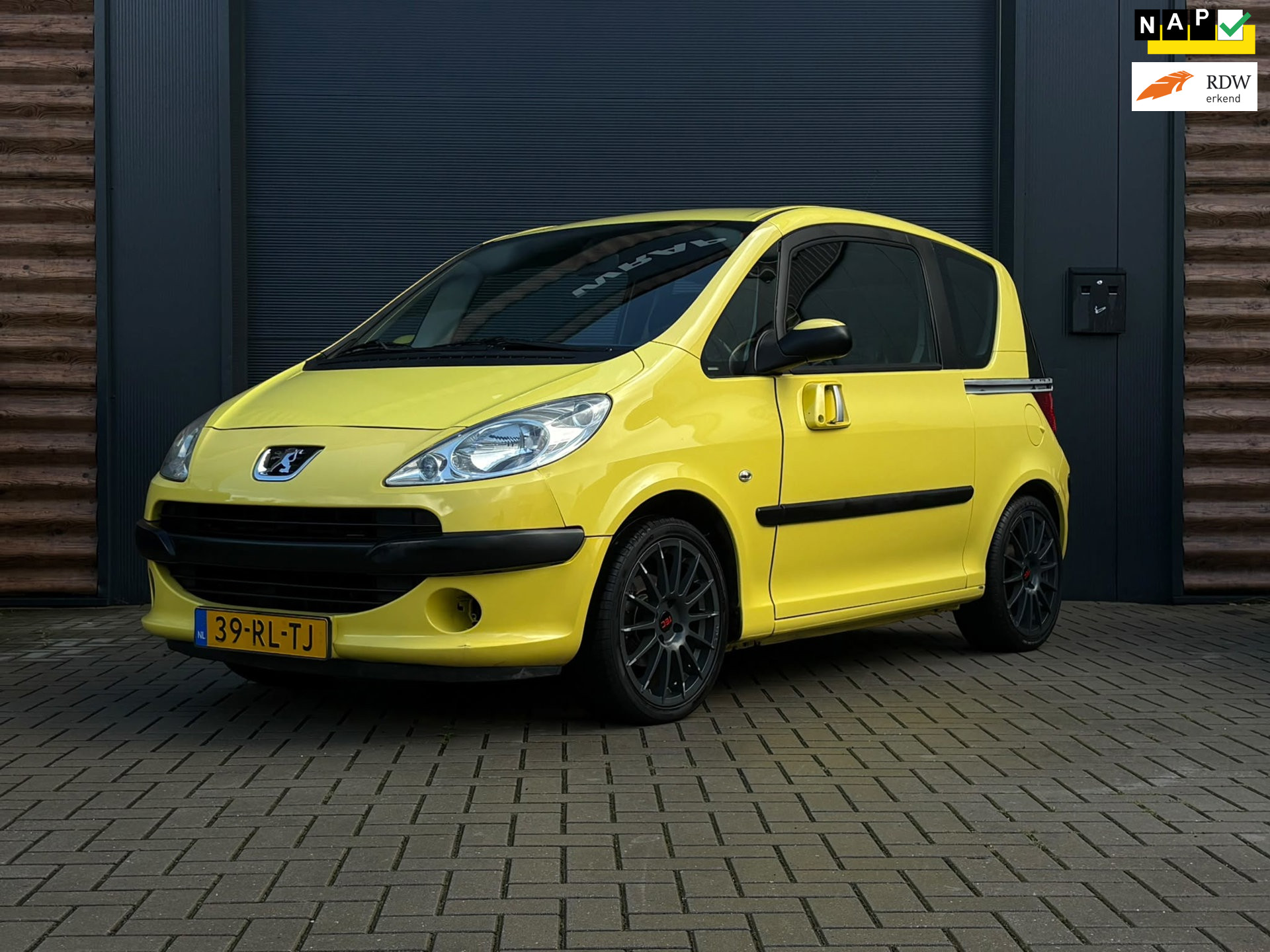 Peugeot 1007 1.4 Urban nederlands geleverd. hoge instap