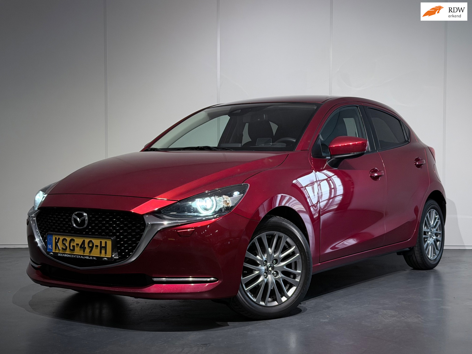 Mazda 2 1.5 Skyactiv-G Signature M-Hybrid /Clima/Cruise/Keyless/Camera/HUD/DodeHoek/LED/CarPlay/LaneAss/LMV