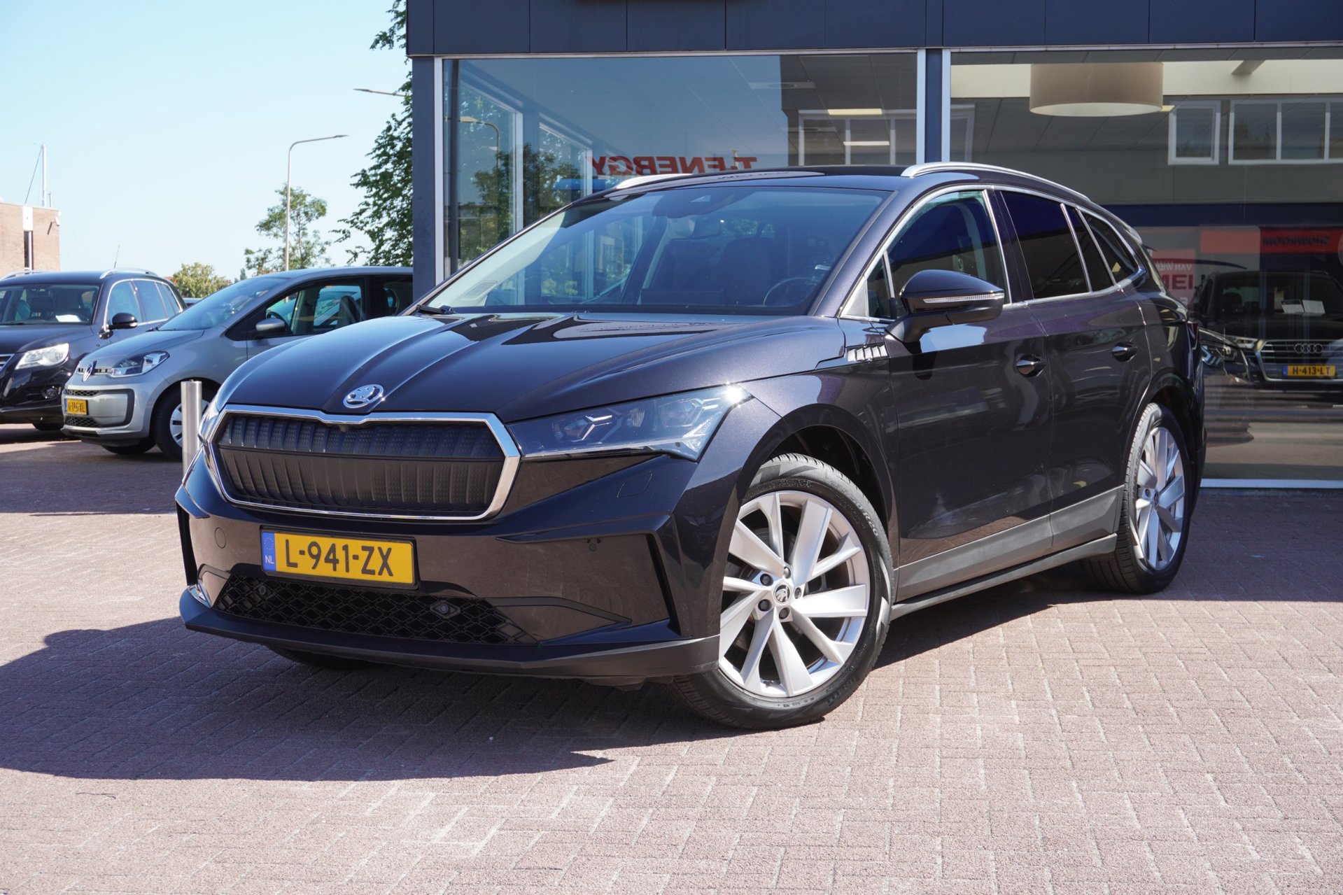 Škoda Enyaq iV 60 Automaat | Navigatie | 19 inch | CarPlay | Camera | Dealerauto | Inruil mogelijk
