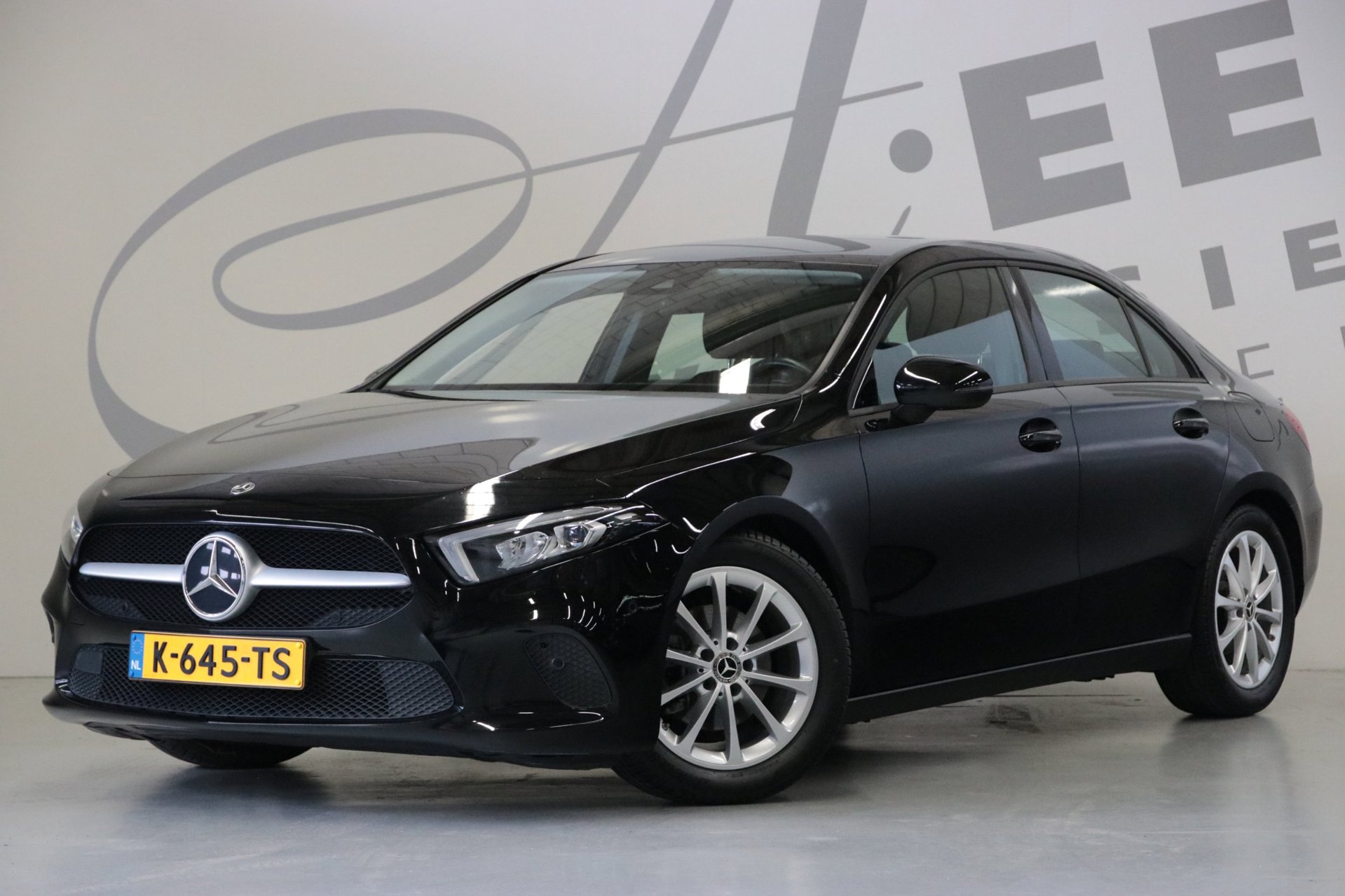 Mercedes-Benz A-Klasse 180 Apple CarPlay/ Led-koplampen/ Achteruitrijcamera