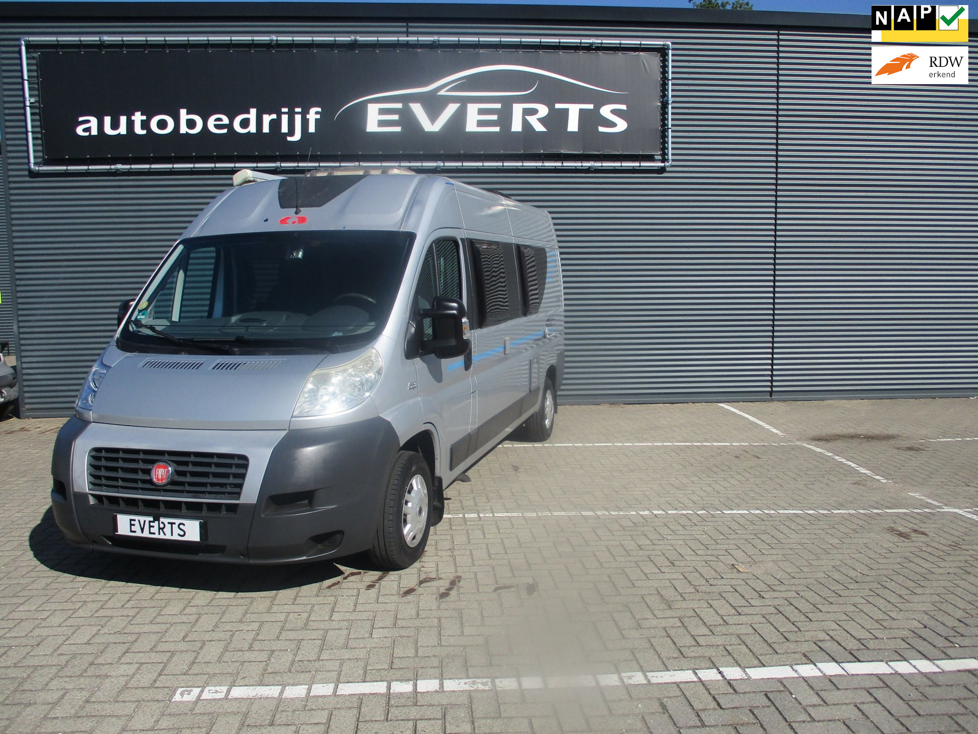 Adria TWIN V3 Km 134471 Nap zeer mooie en complete camper wordt in opdracht verkocht inruil mogelijk scherpe meeneem prijs
