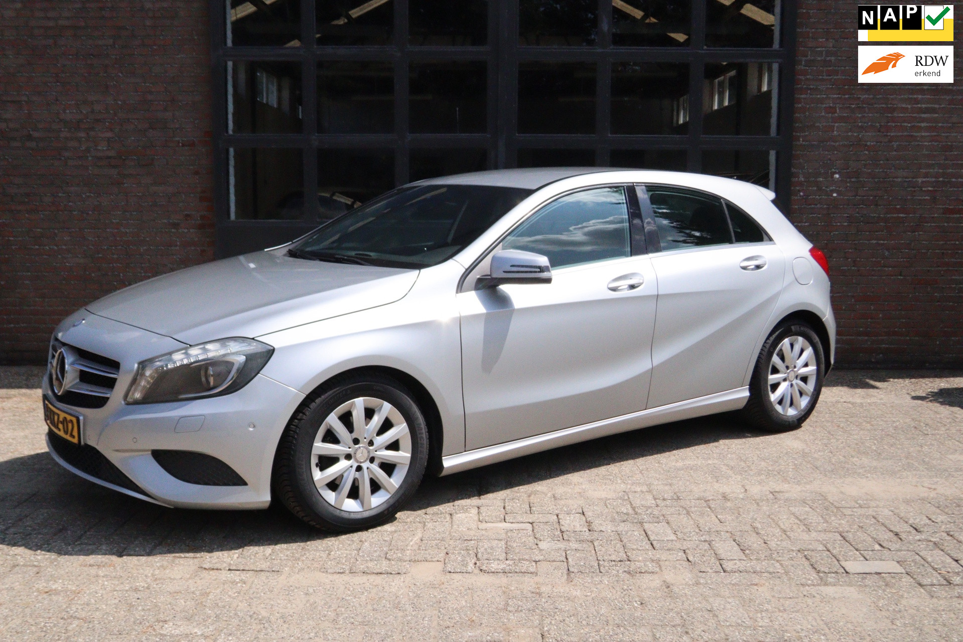 Mercedes-Benz A-Klasse 180 Cruise|PDC|AC|NAVI| NIEUWE APK