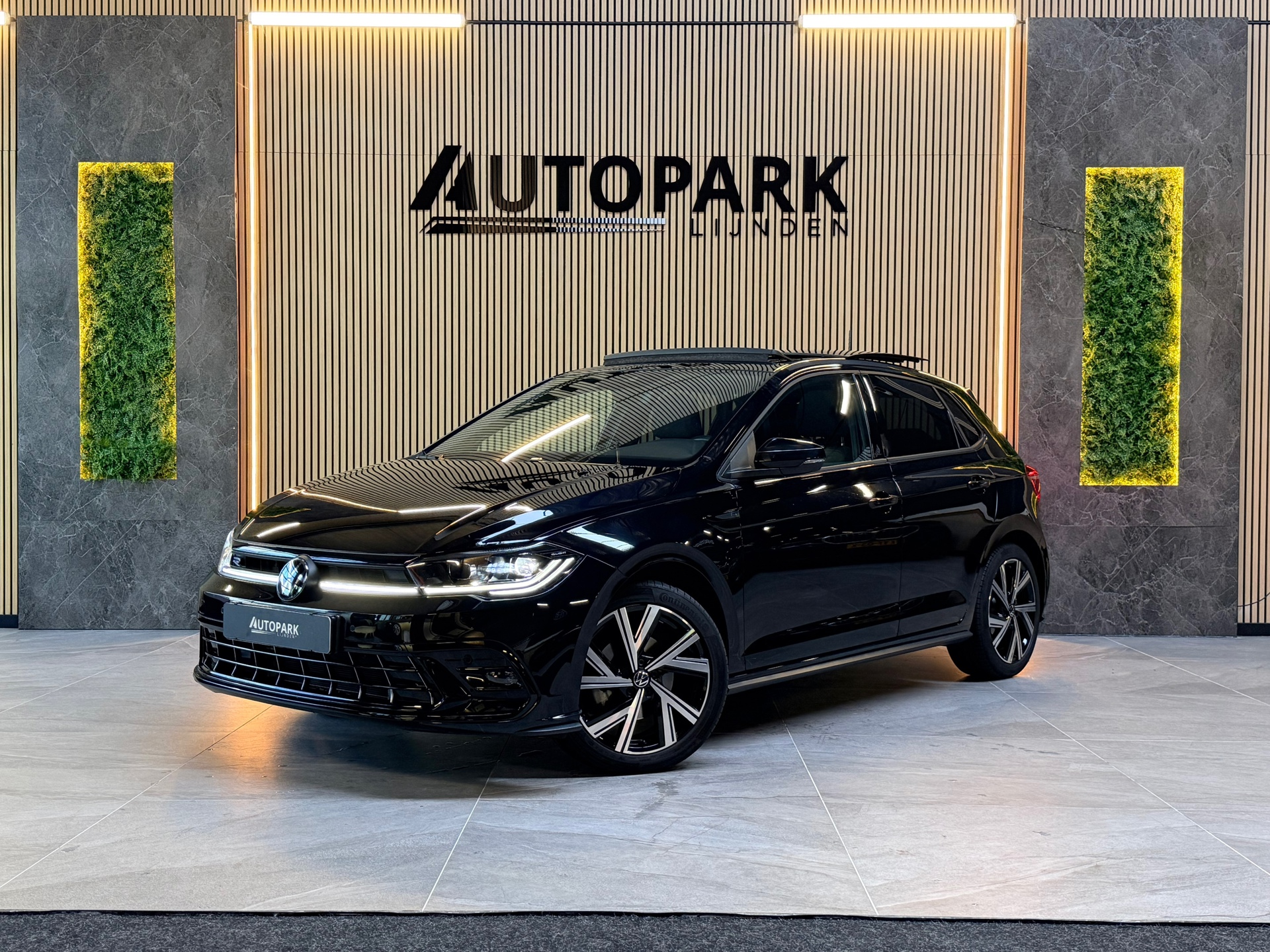 Volkswagen Polo 1.0 TSI 3X R-Line|PANO|IQ LIGHT|ACC|CAMERA|CARPLAY|FABRIEKSGARANTIE 2027|DEALER ONDERHOUDEN|2025|BOMVOL!
