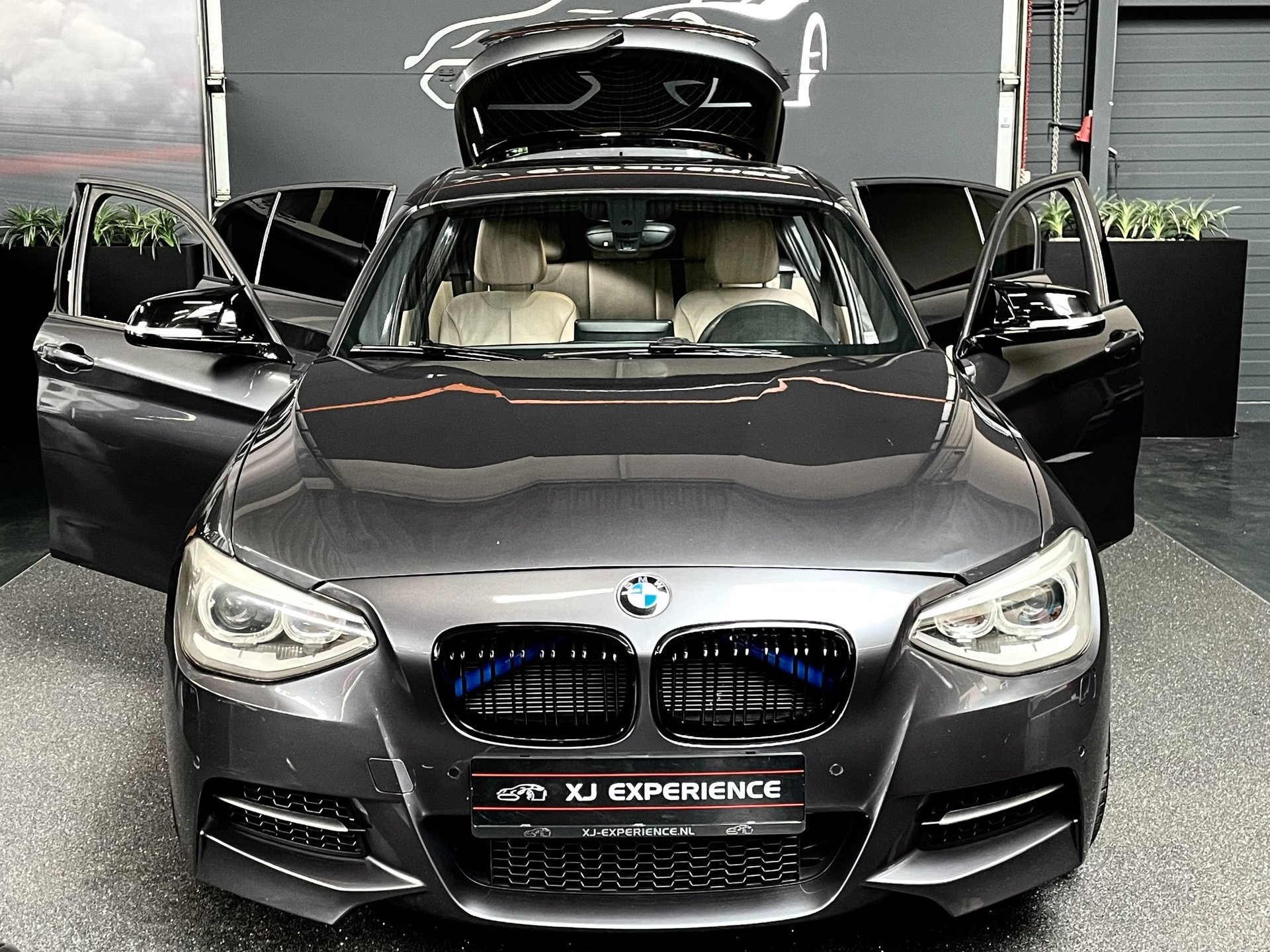 BMW 1-serie M135i xDrive 320 PK M-PERFORMANCE NAVI LEER CARPLAY