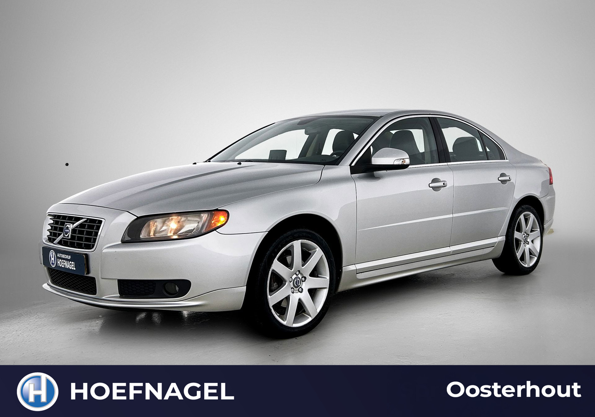 Volvo S80 2.5 T Momentum Automaat | Cruise Control | Navigatie | Leder | Parkeersensoren achter | NAP
