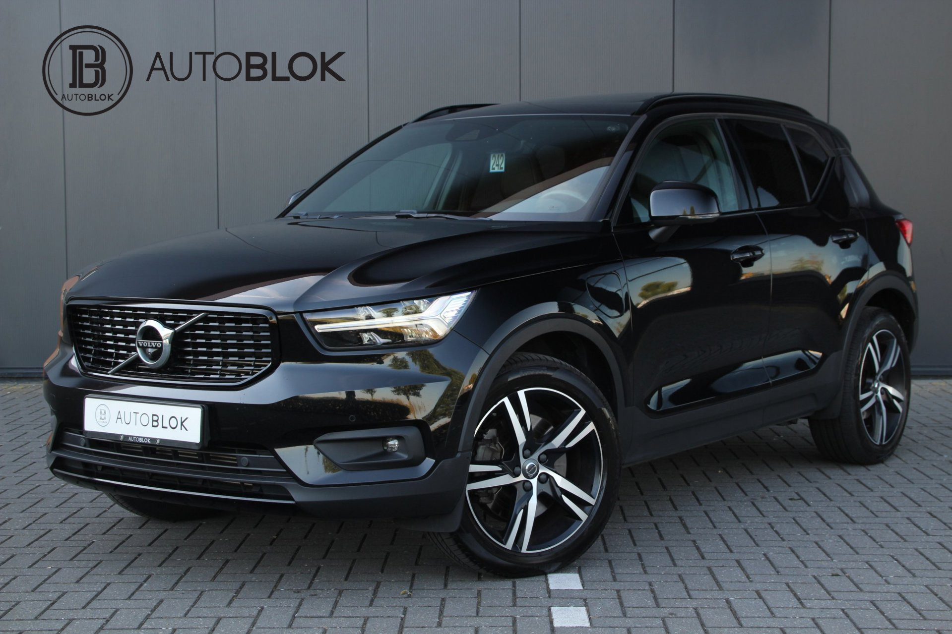 Volvo XC40 1.5 T4 Recharge R-Design Expression | SOH 96% | Harman Kardon | Apple CarPlay | Stoelverwarming | Panoramadak |