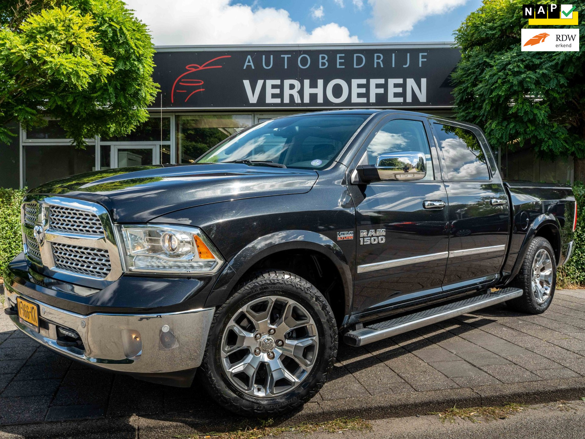 Dodge Ram 1500 5.7 V8 Quad Cab 6’4 – PANORAMADAK – STOEL VERW / VERKOEL – STUUR VERW – FULL OPTION !