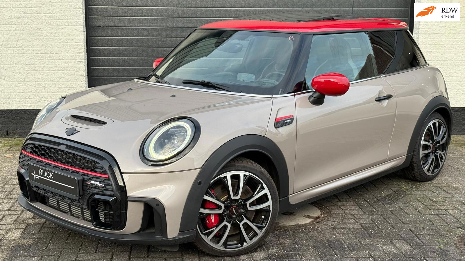 MINI 3-deurs 2.0 John Cooper Works JCW Pack | Pano | HUD | Camera | CarPlay | Kuip | Dealer OH |