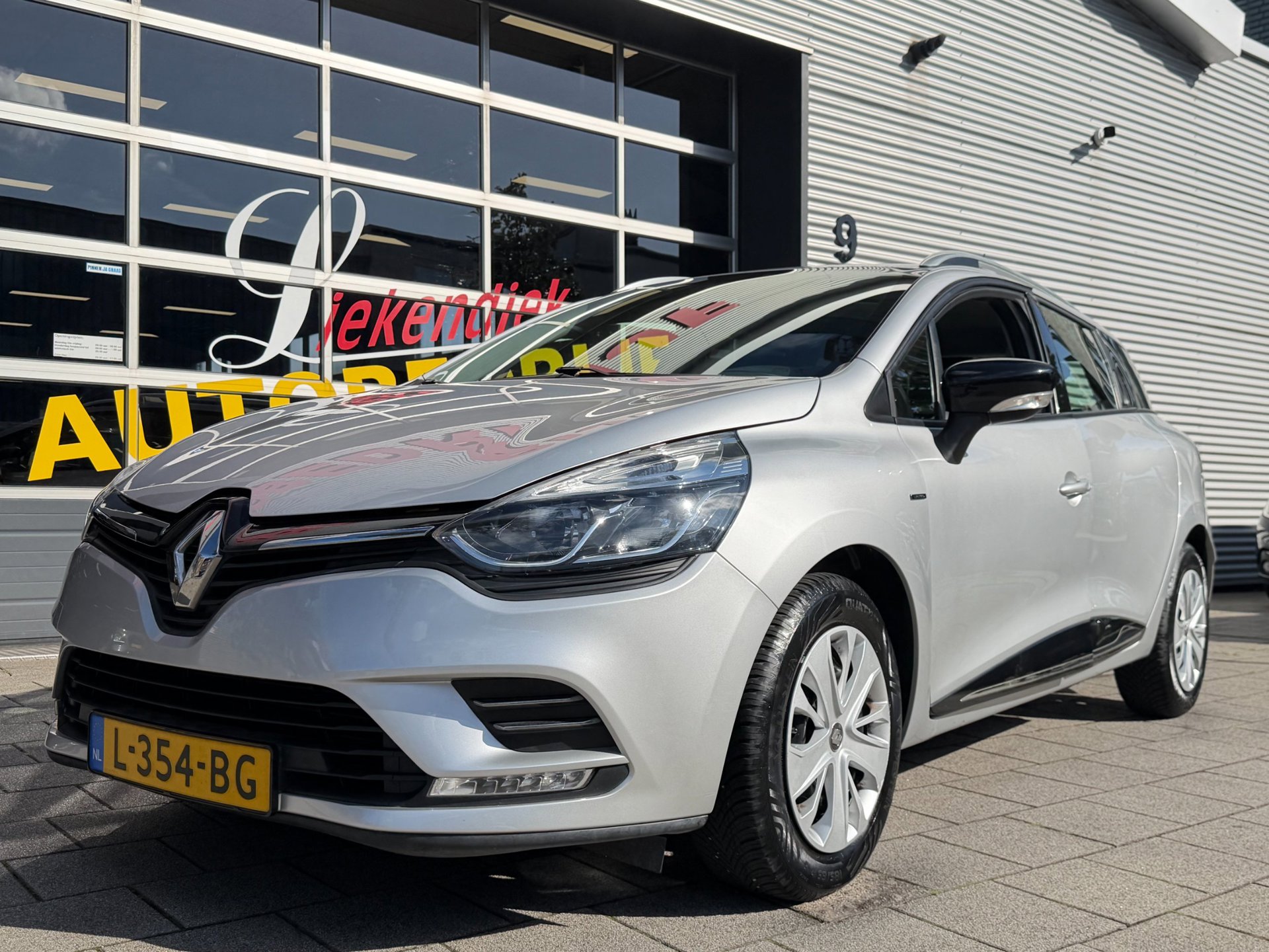 Renault Clio Estate 0.9 TCe Limited – Apple CarPlay / Navigatie I Airco I LED I Comfort pakket I 103.000 KM – Dealer onderhouden