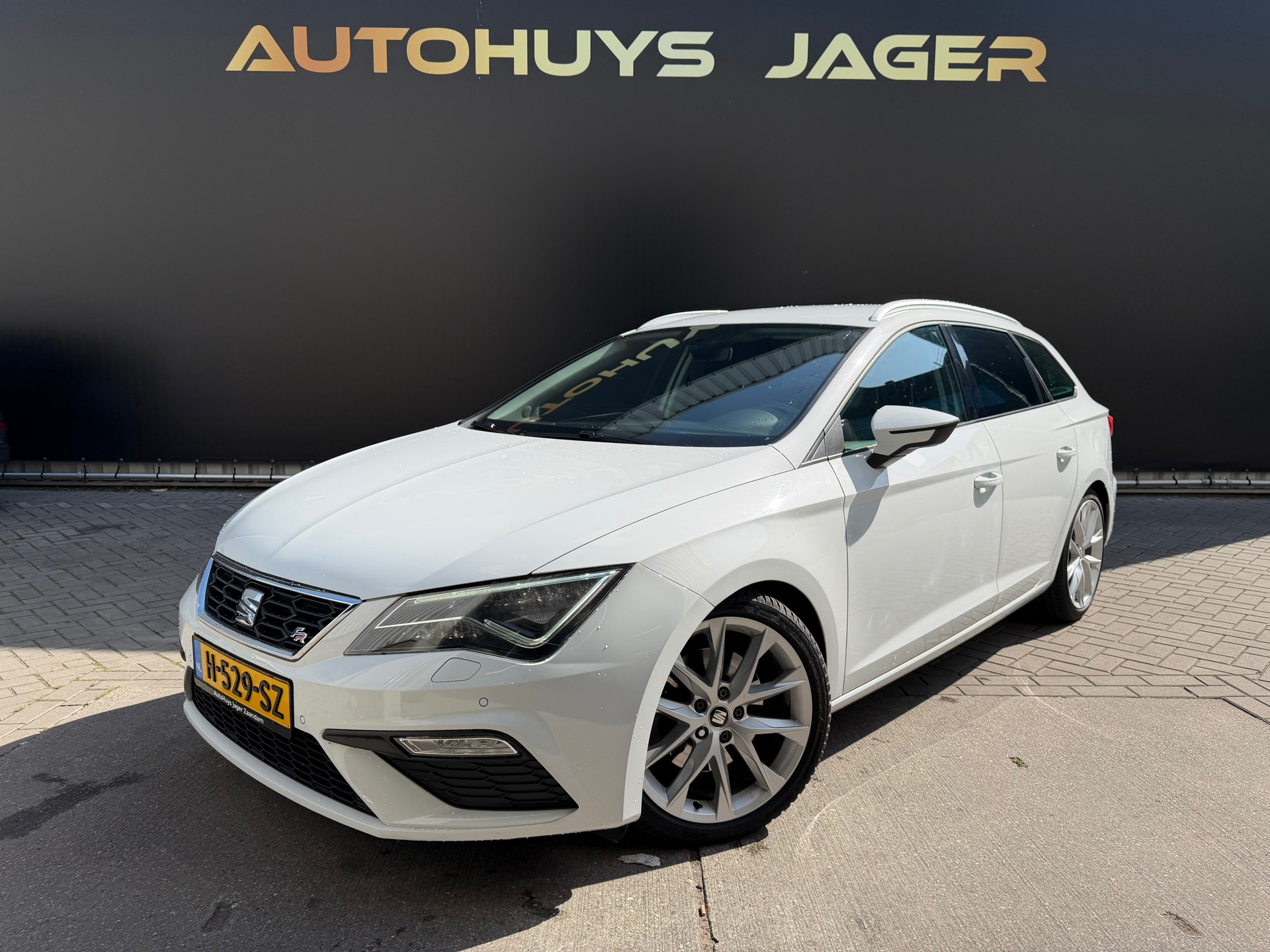 SEAT Leon ST 2.0 TSI FR Business Intense Automaat Carplay Sensoren