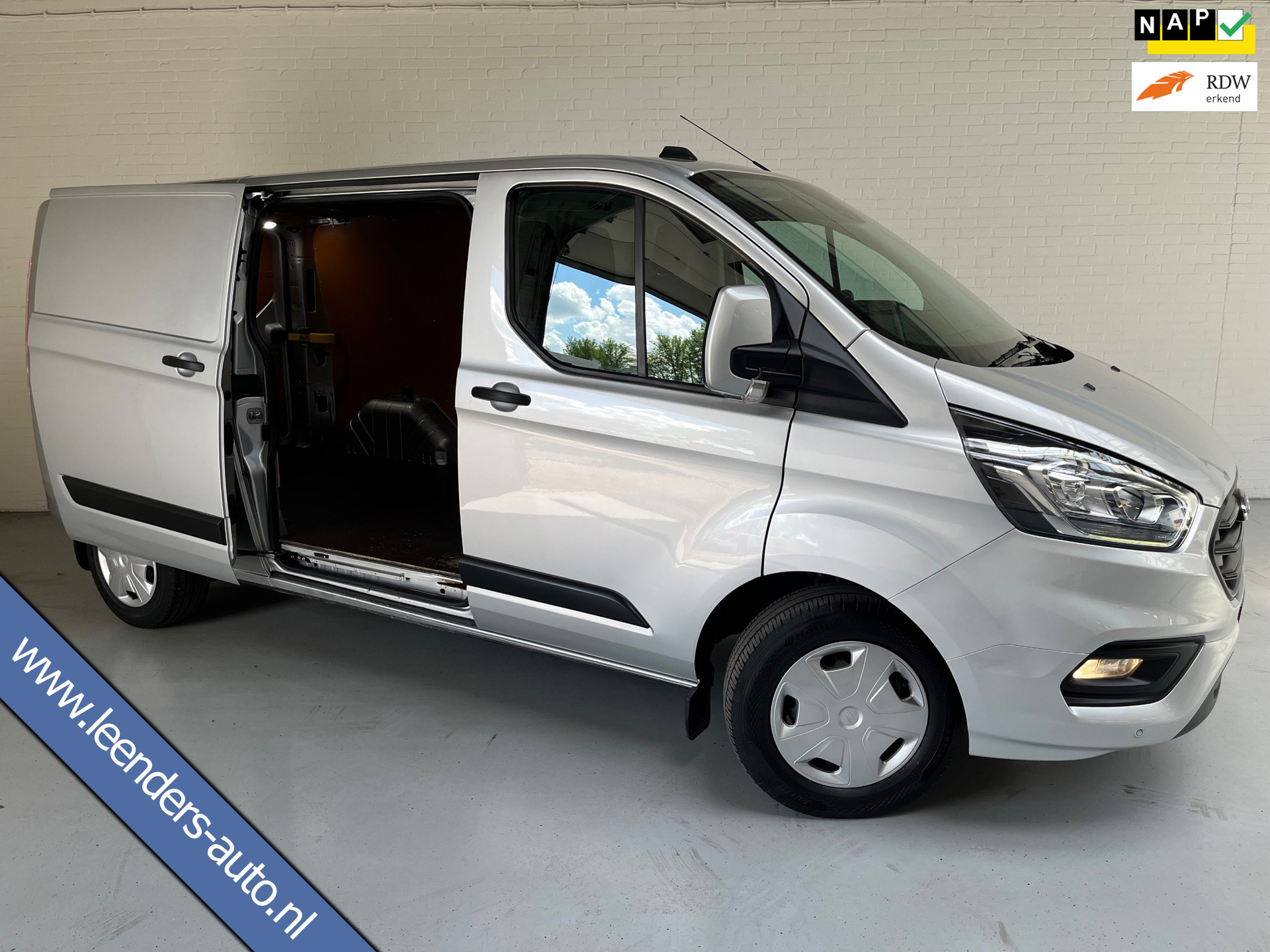 Ford Transit Custom Automaat 300 2.0 TDCI 130pk L2H1 Limited 3persoons, Airco, Navigatie, Trekhaak, Metallic lak, RIJKLAARPRIJS