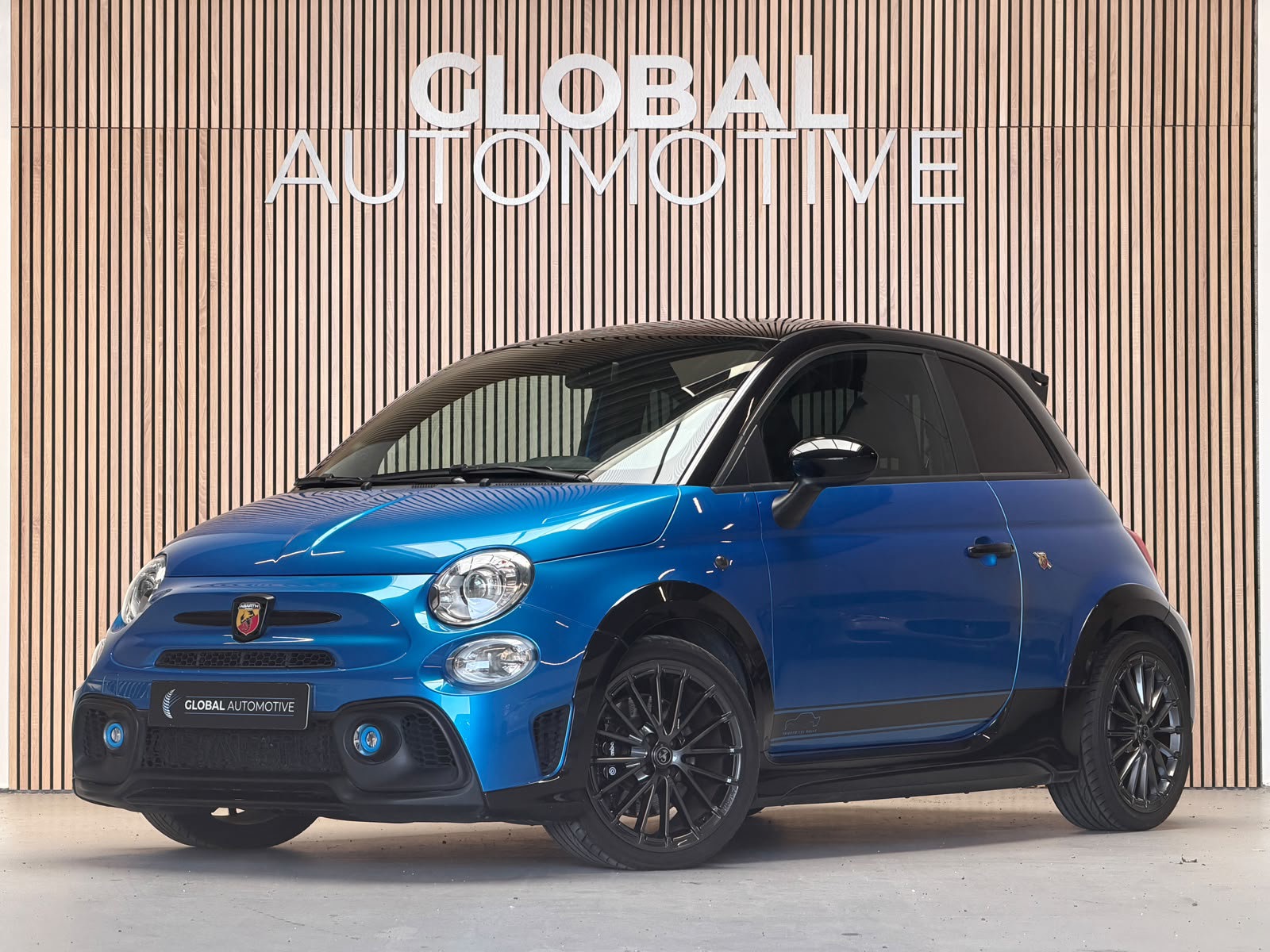 Abarth 695 Competizione Tributo 131 Rally – SABELT – BEATS – ALCANTARA
