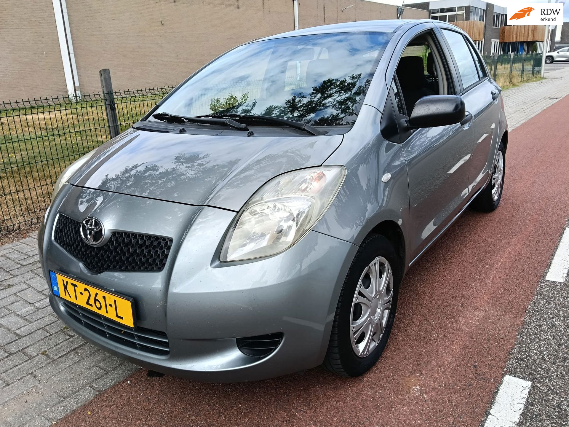 Toyota Yaris 1.3 VVTi Cool