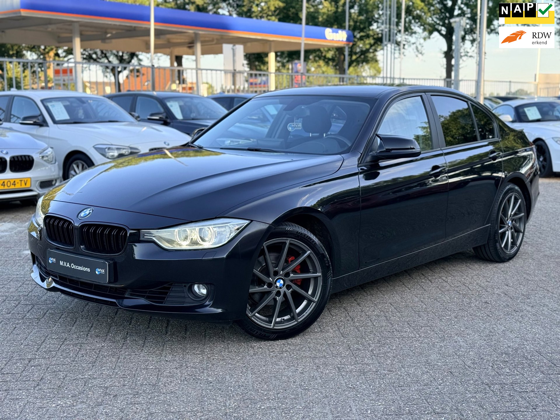 BMW 3-serie 320i High Executive|Nieuwe Ketting|Xenon|Automaat|Carplay|Cruise control|Airco..