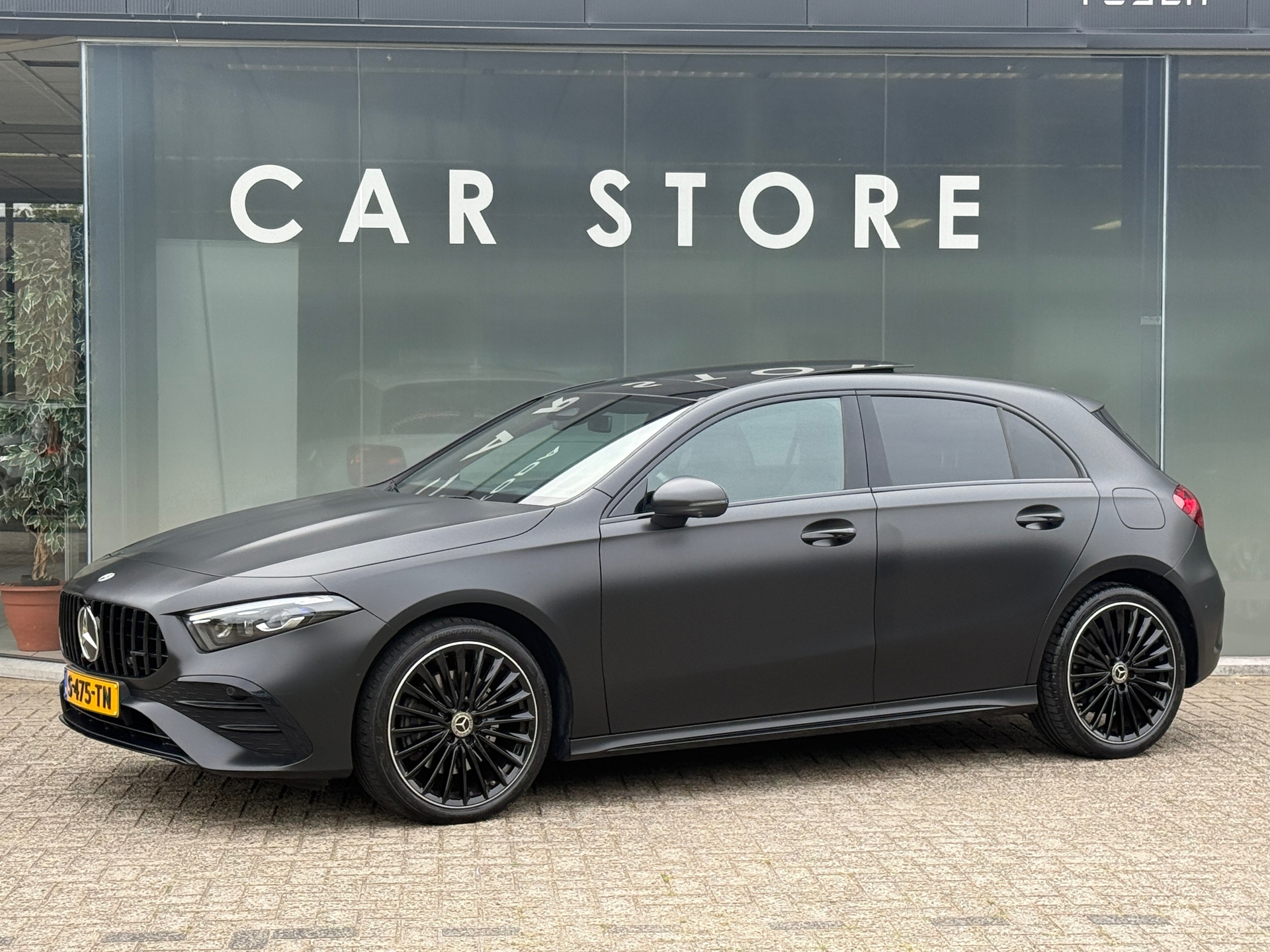 Mercedes-Benz A-Klasse 250 e AMG Line Pano|Memory|Sfeer|360cam|Dealer Onderhoude