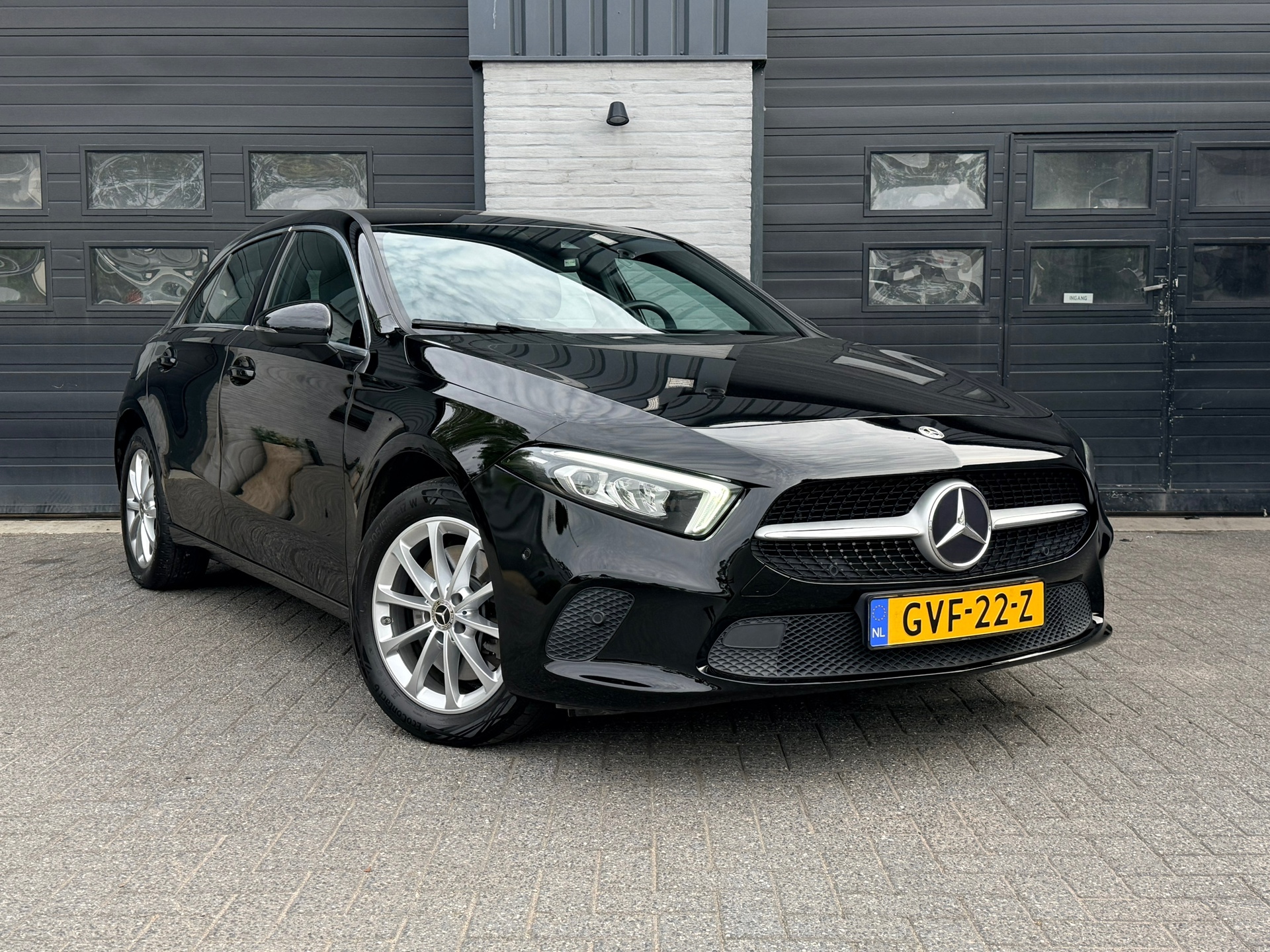 Mercedes-Benz A-Klasse 250 e Premium, Trekhaak, Camera, Leder