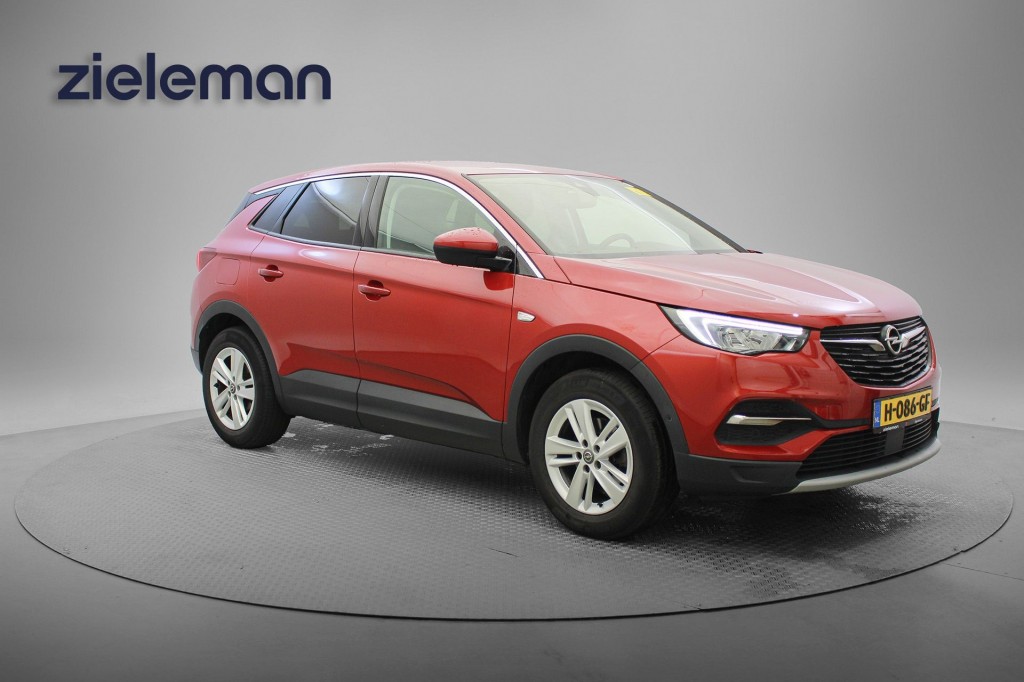 Opel Grandland X 1.2 Turbo Business Executive Automaat – Carplay, Cruise, Clima, Trekhaak